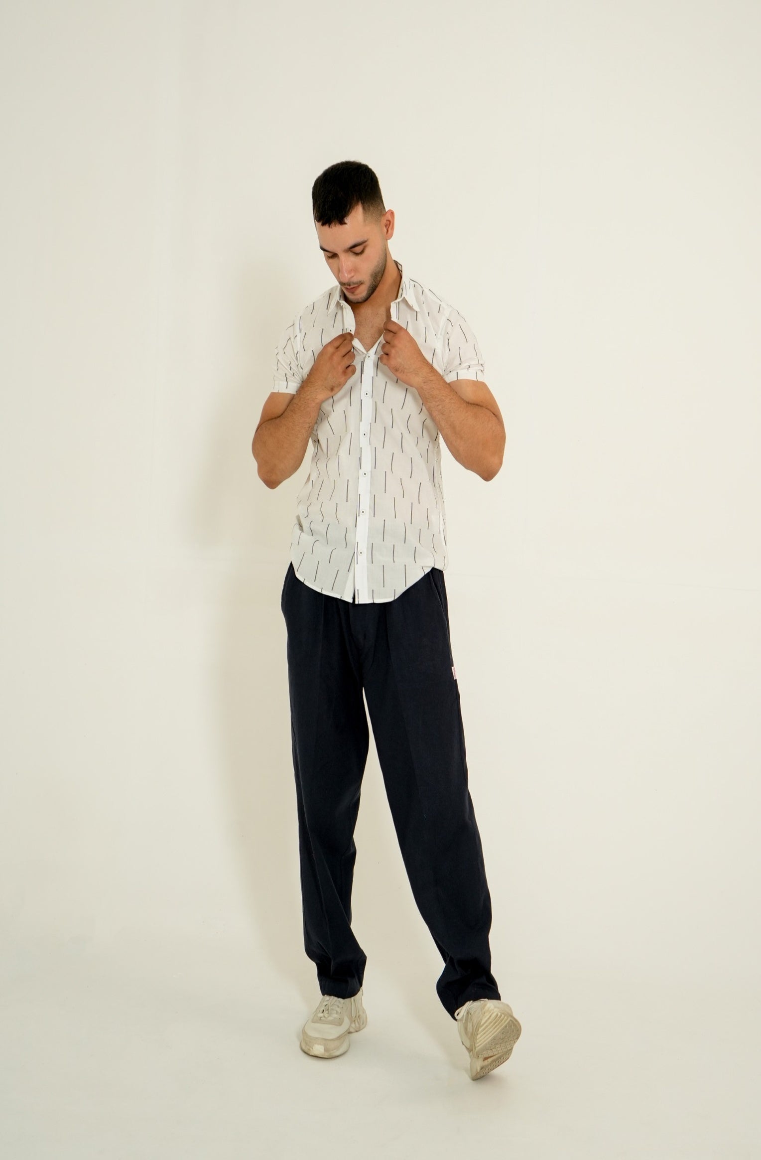 OFF WHITE STRIPED H/S CASUAL SHIRT Reality
