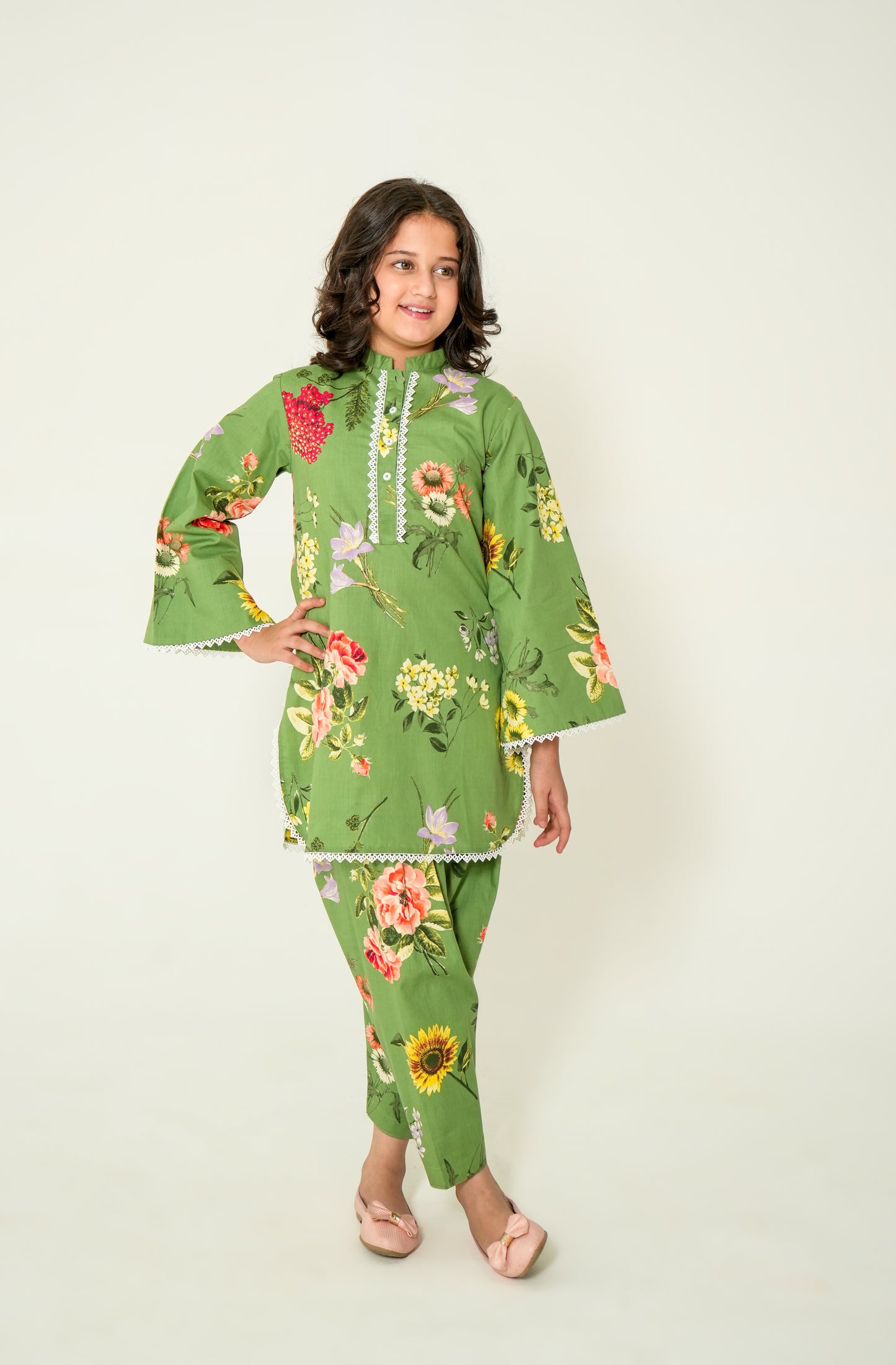 PARROT GARDEN GRACE SUIT Reality