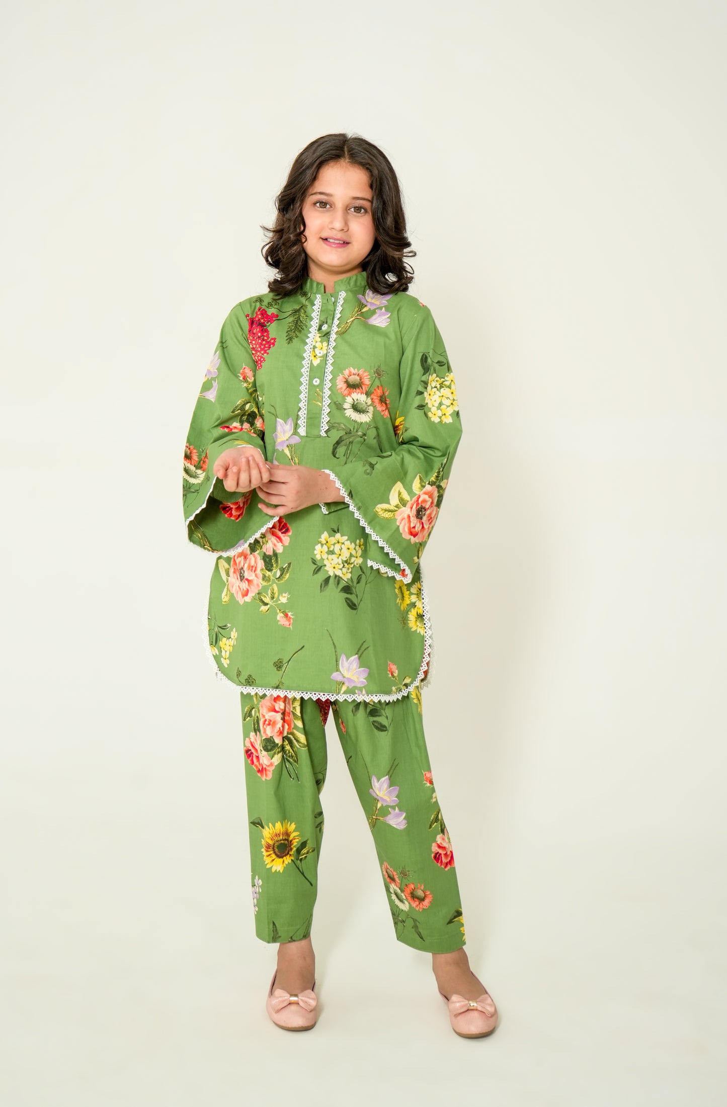 PARROT GARDEN GRACE SUIT Reality