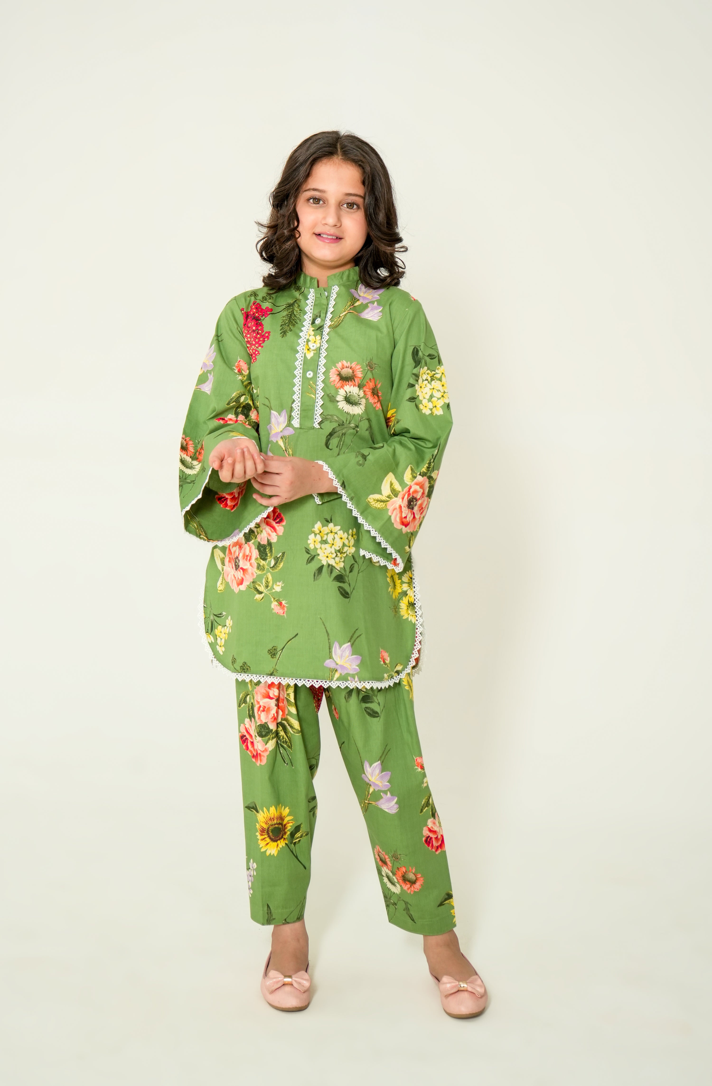 PARROT GARDEN GRACE SUIT Reality