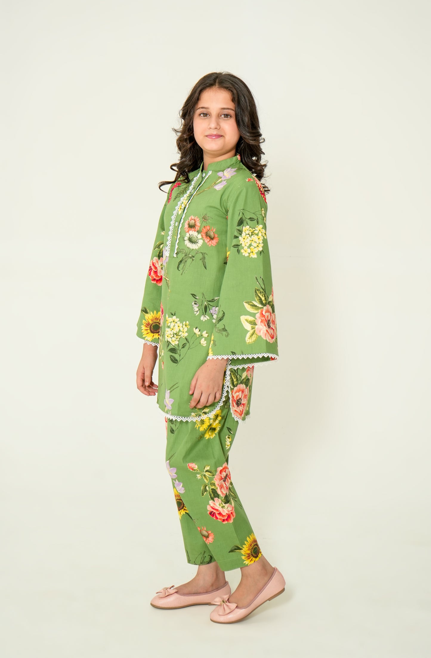PARROT GARDEN GRACE SUIT Reality