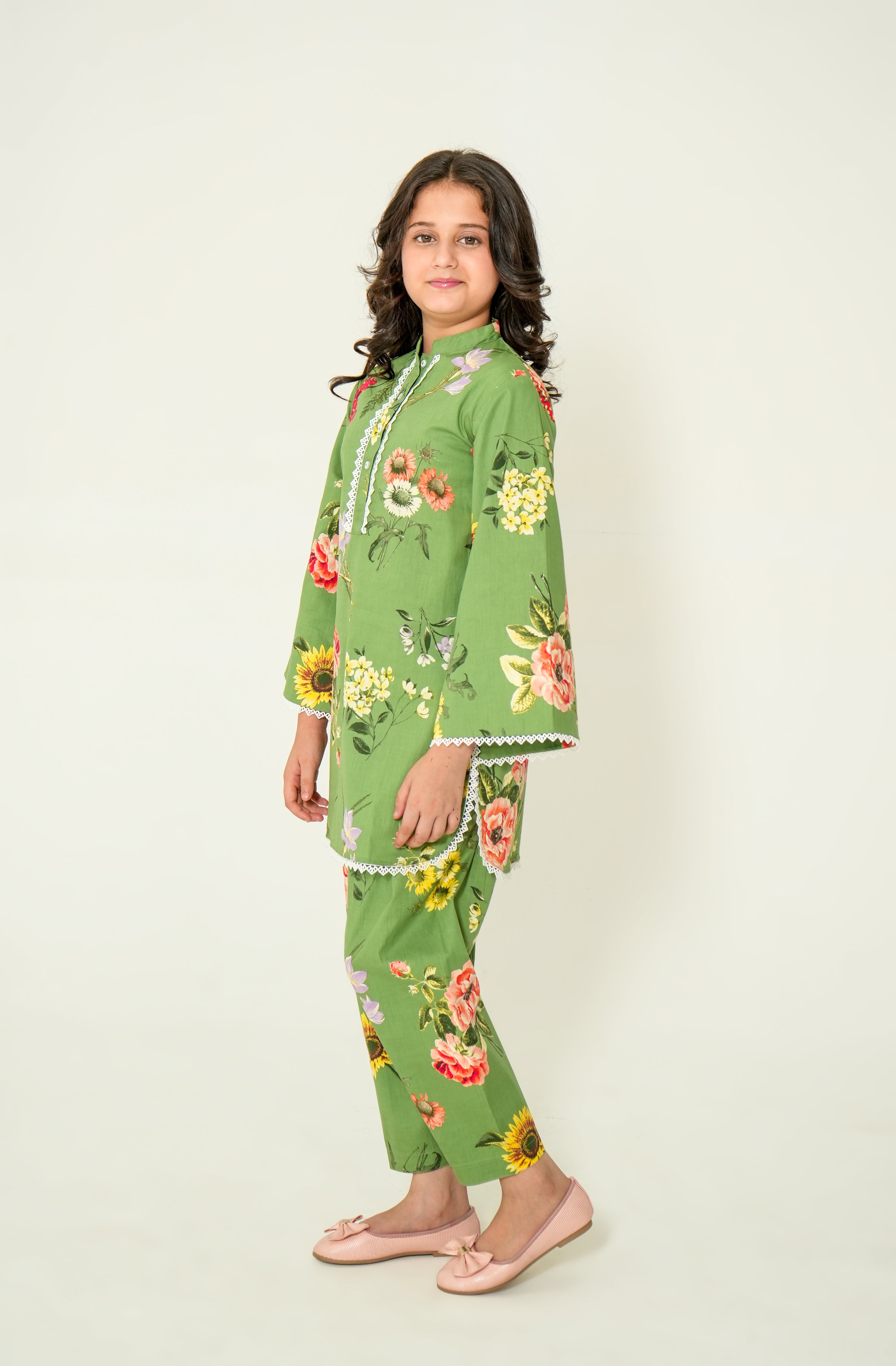 PARROT GARDEN GRACE SUIT Reality