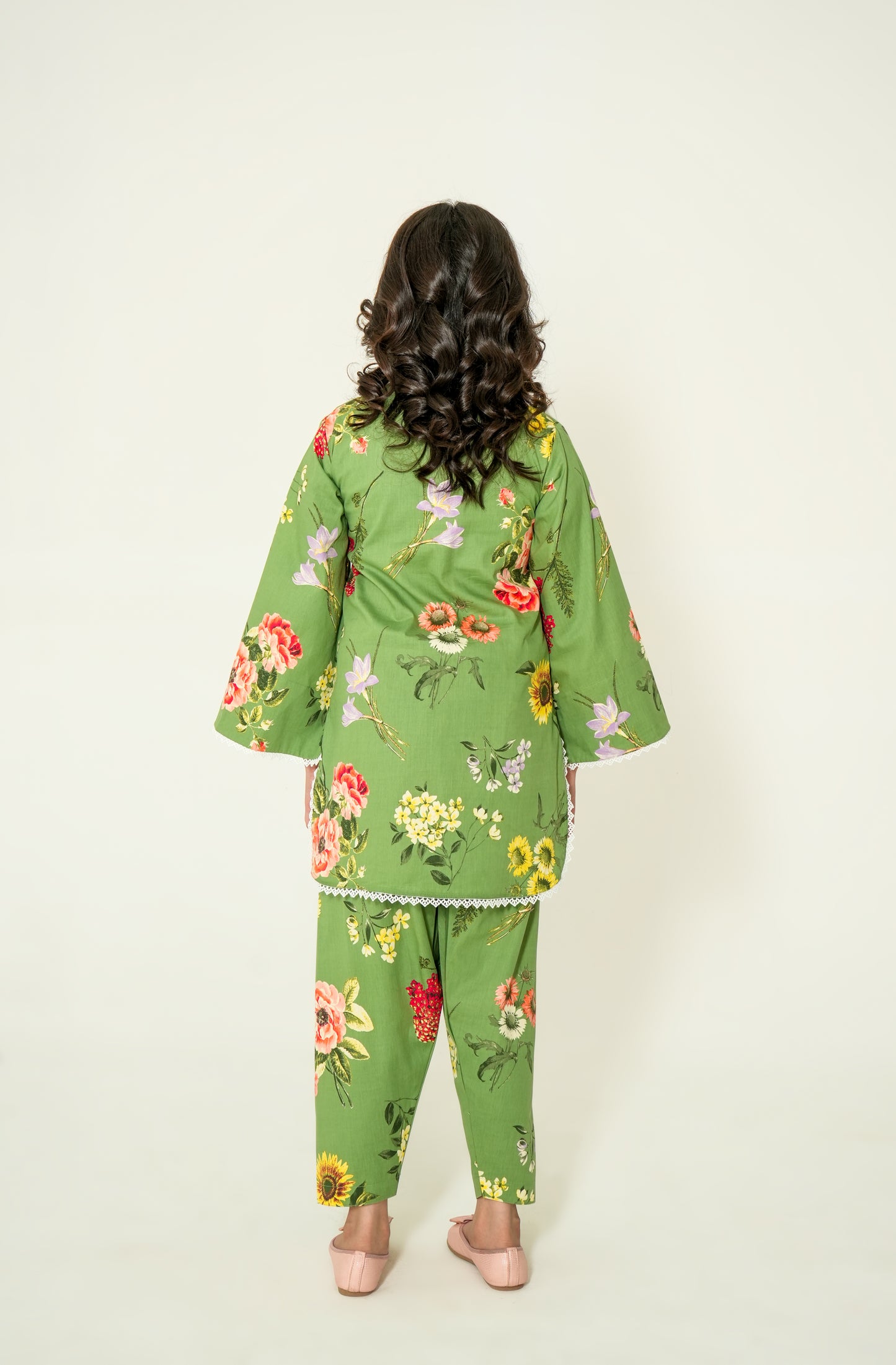 PARROT GARDEN GRACE SUIT Reality