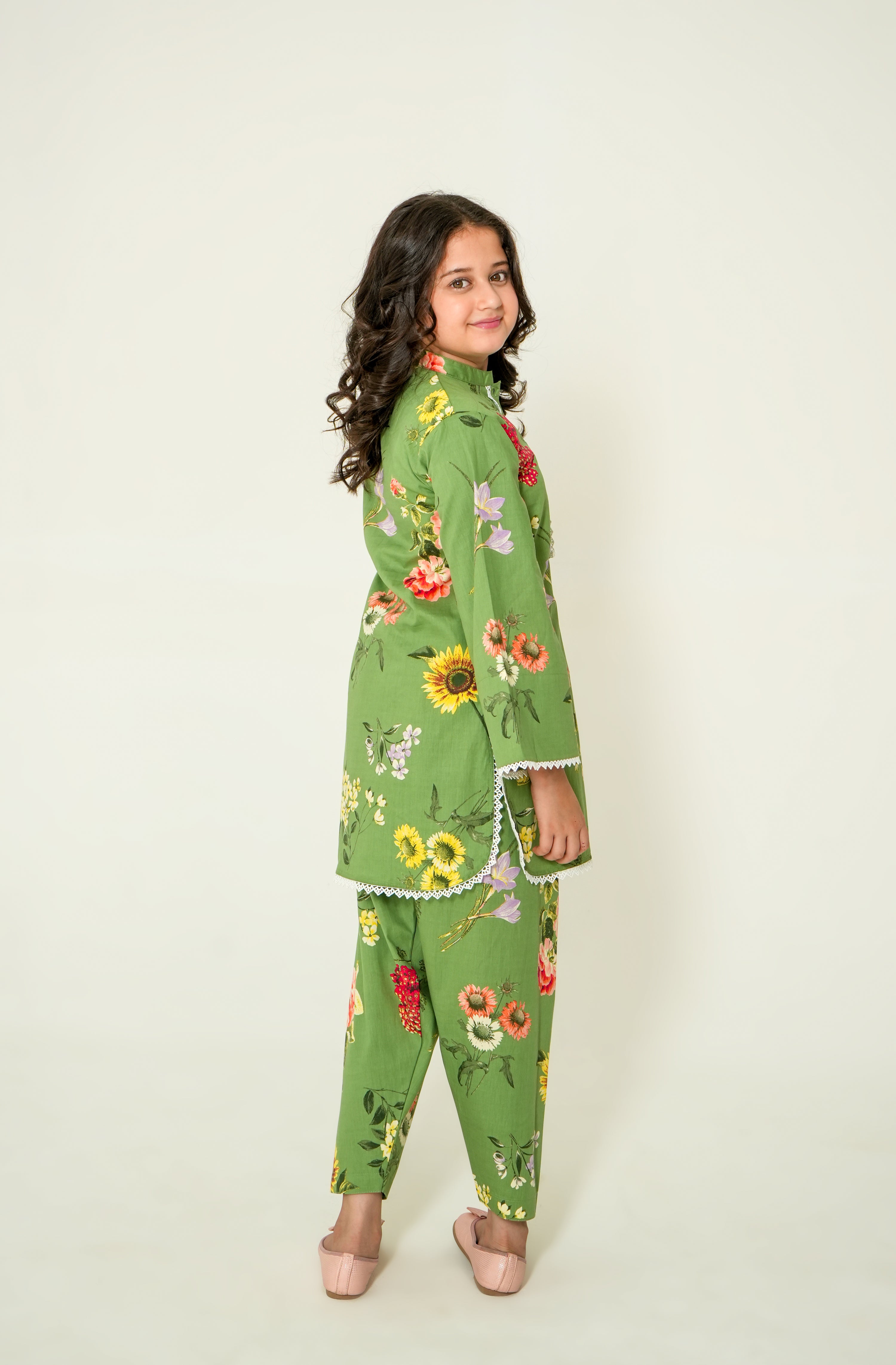 PARROT GARDEN GRACE SUIT Reality