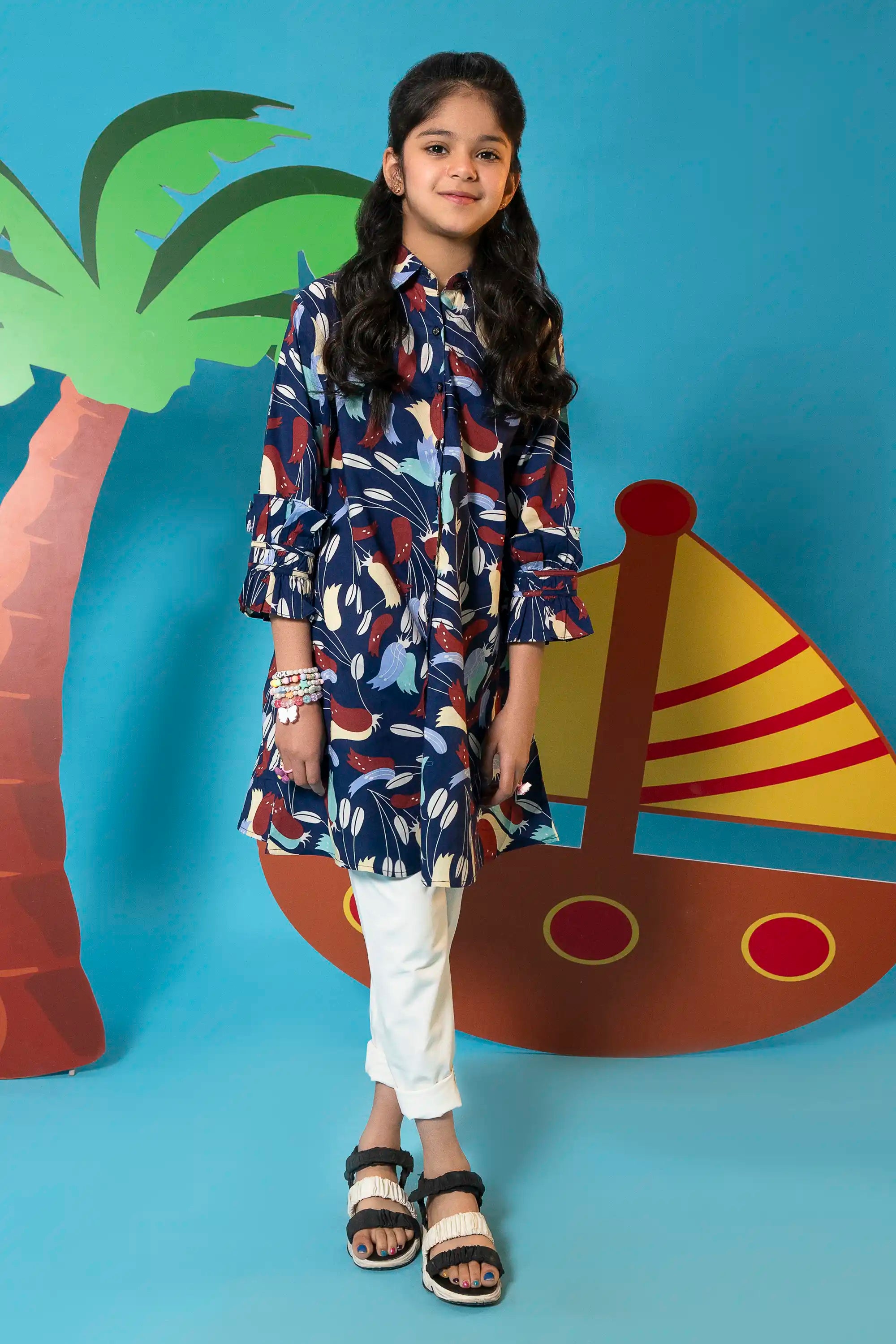 TROPICAL WHIMSY NAVY TOP Reality
