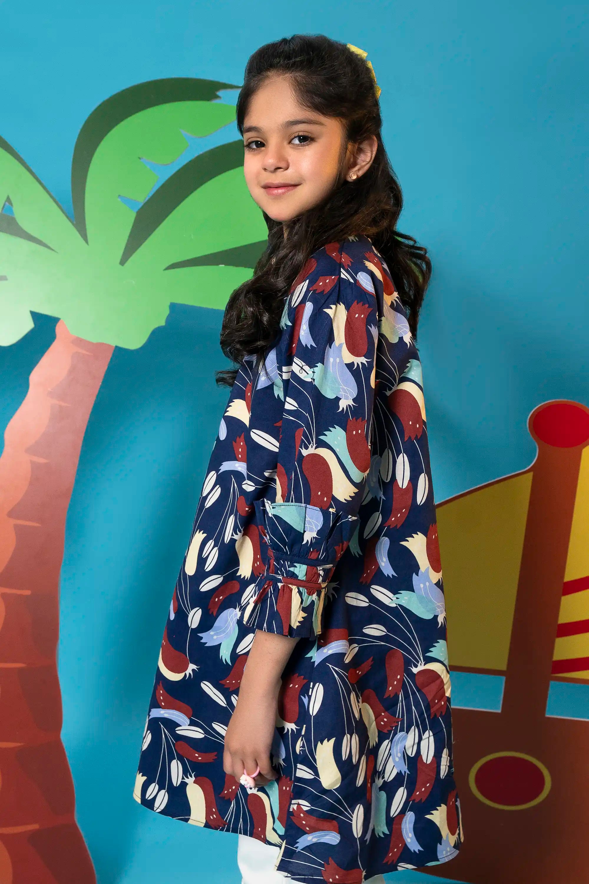 TROPICAL WHIMSY NAVY TOP Reality
