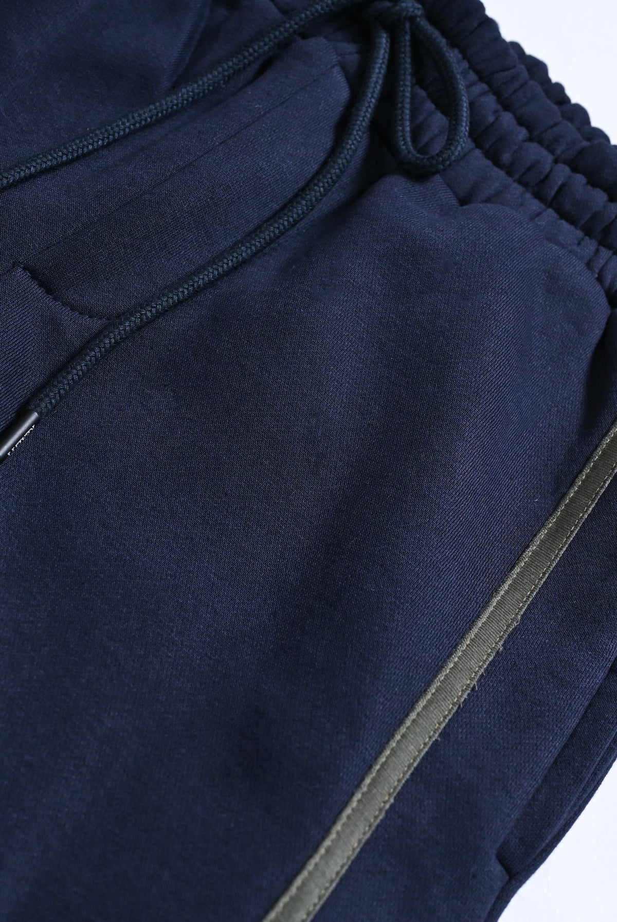SIDE TAPPING STRAIGHT NAVY TROUSER