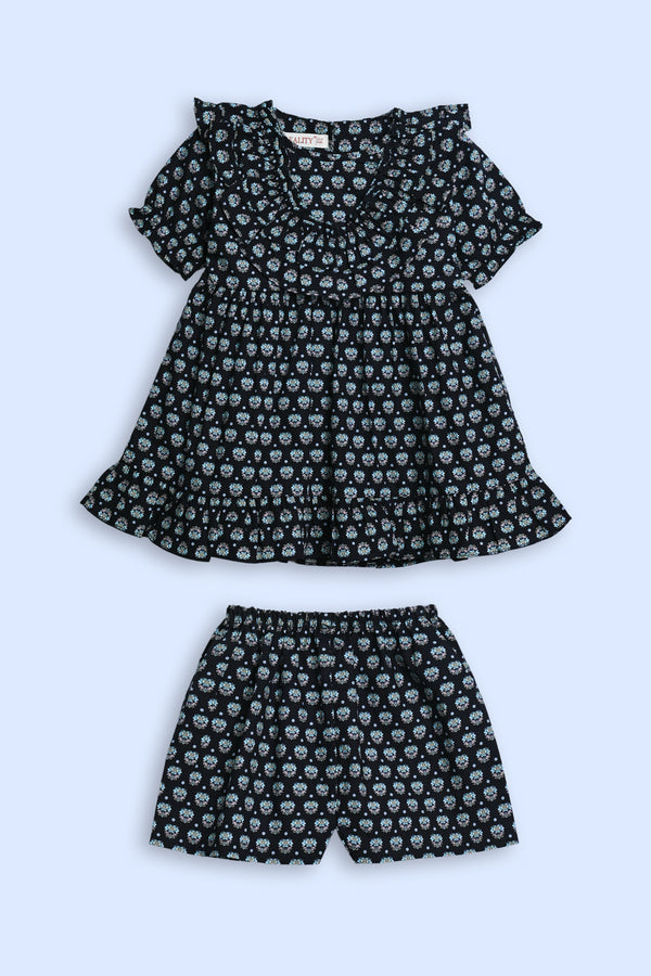 CHERY CHARM SUIT Reality