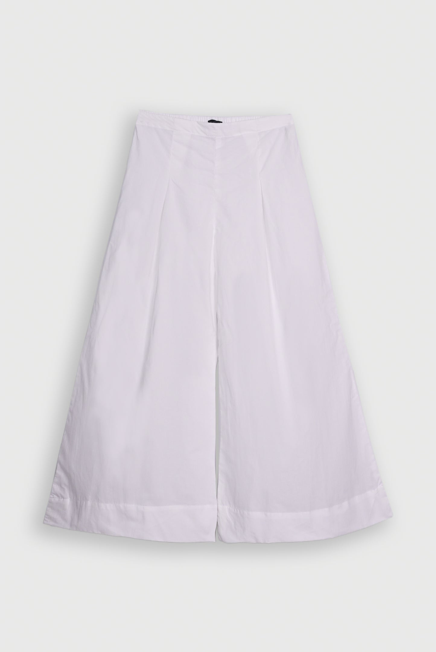 LADIES WHITE TROUSER Reality