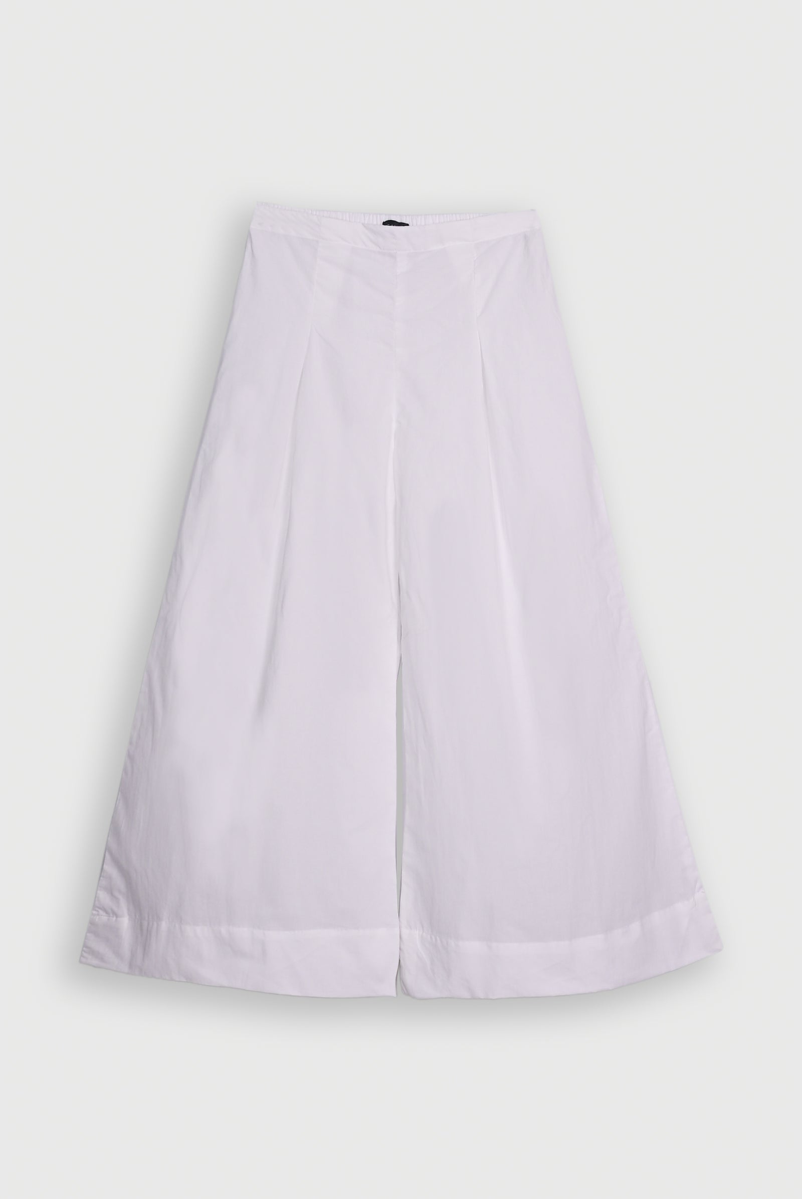 LADIES WHITE TROUSER Reality