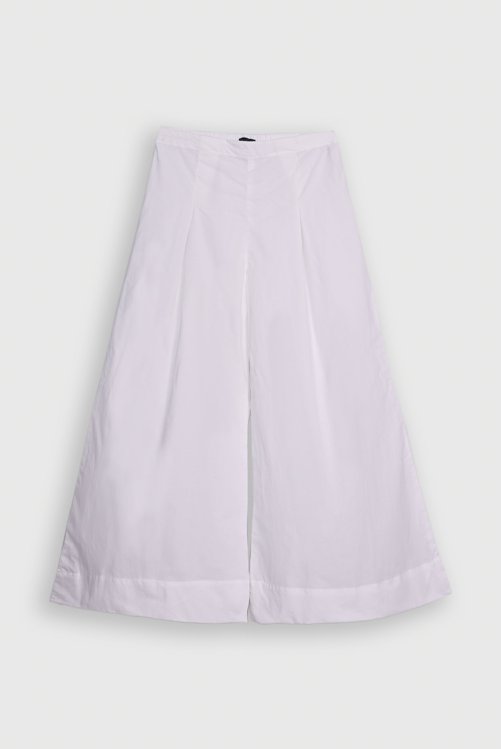 LADIES WHITE TROUSER Reality