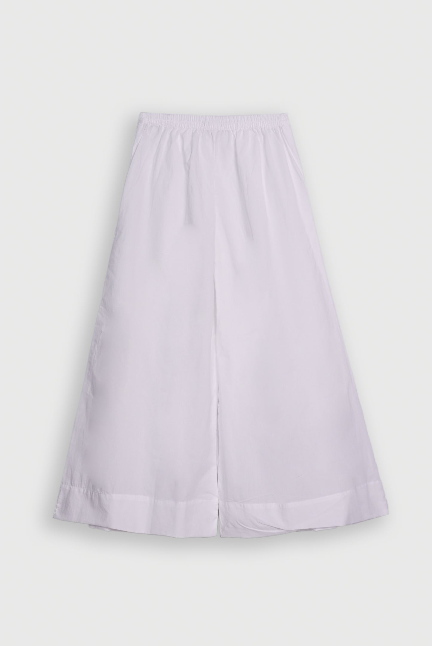 LADIES WHITE TROUSER Reality