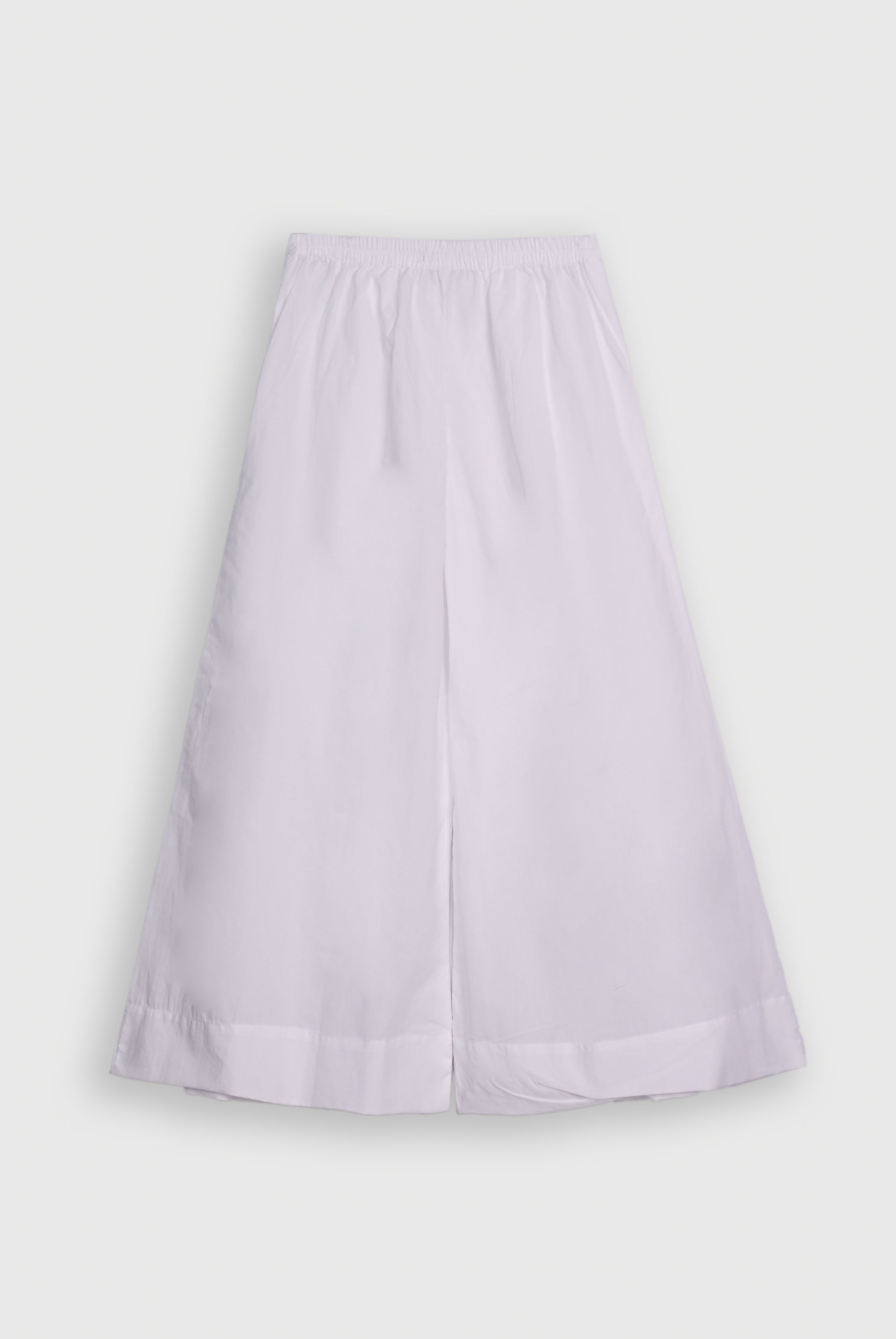 LADIES WHITE TROUSER Reality
