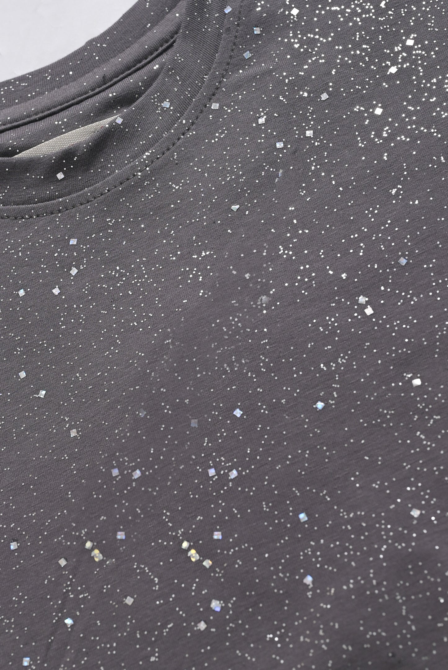 GRAPHIC GRAY TEE Reality