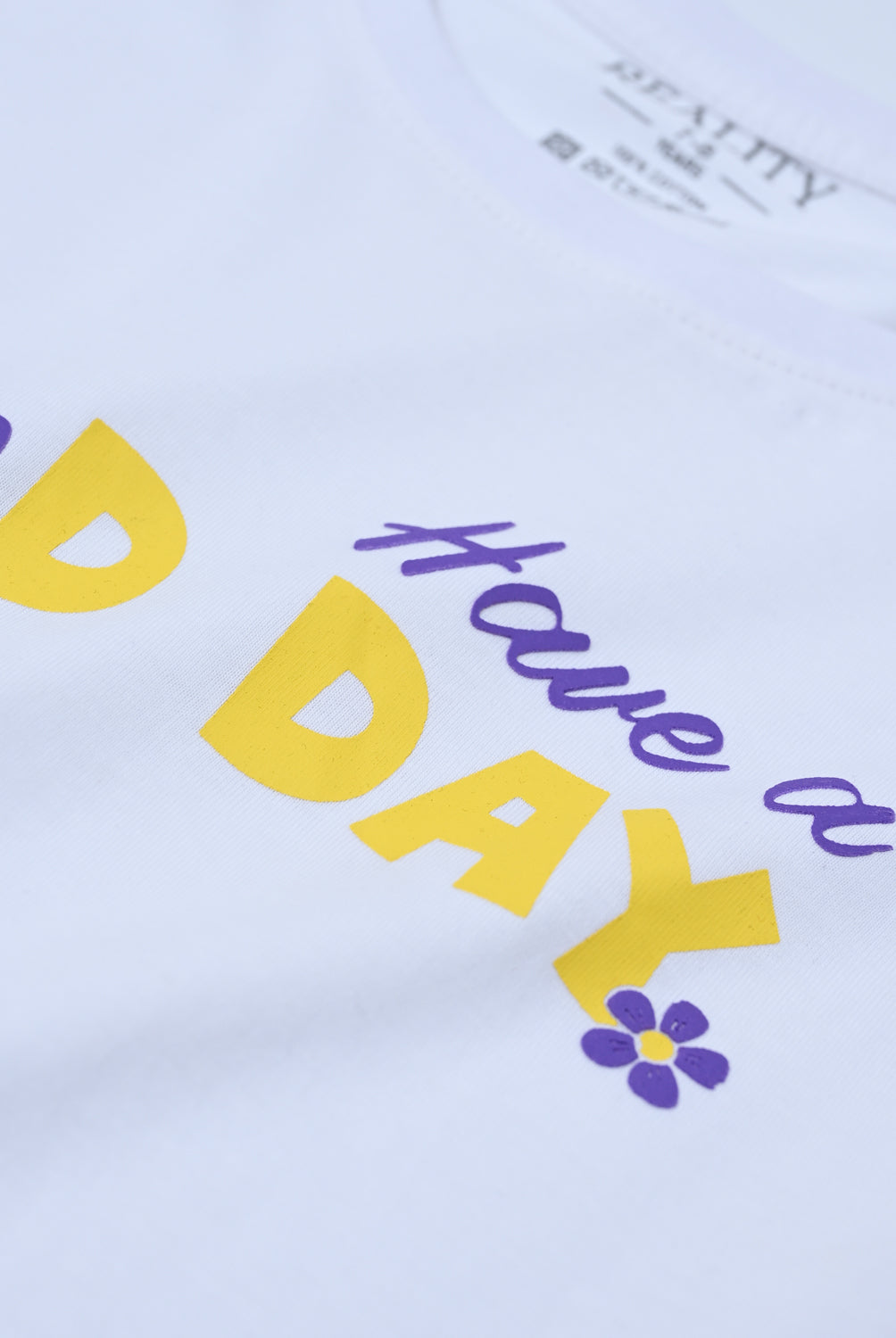 Daisy Day Graphic T-Shirt Reality