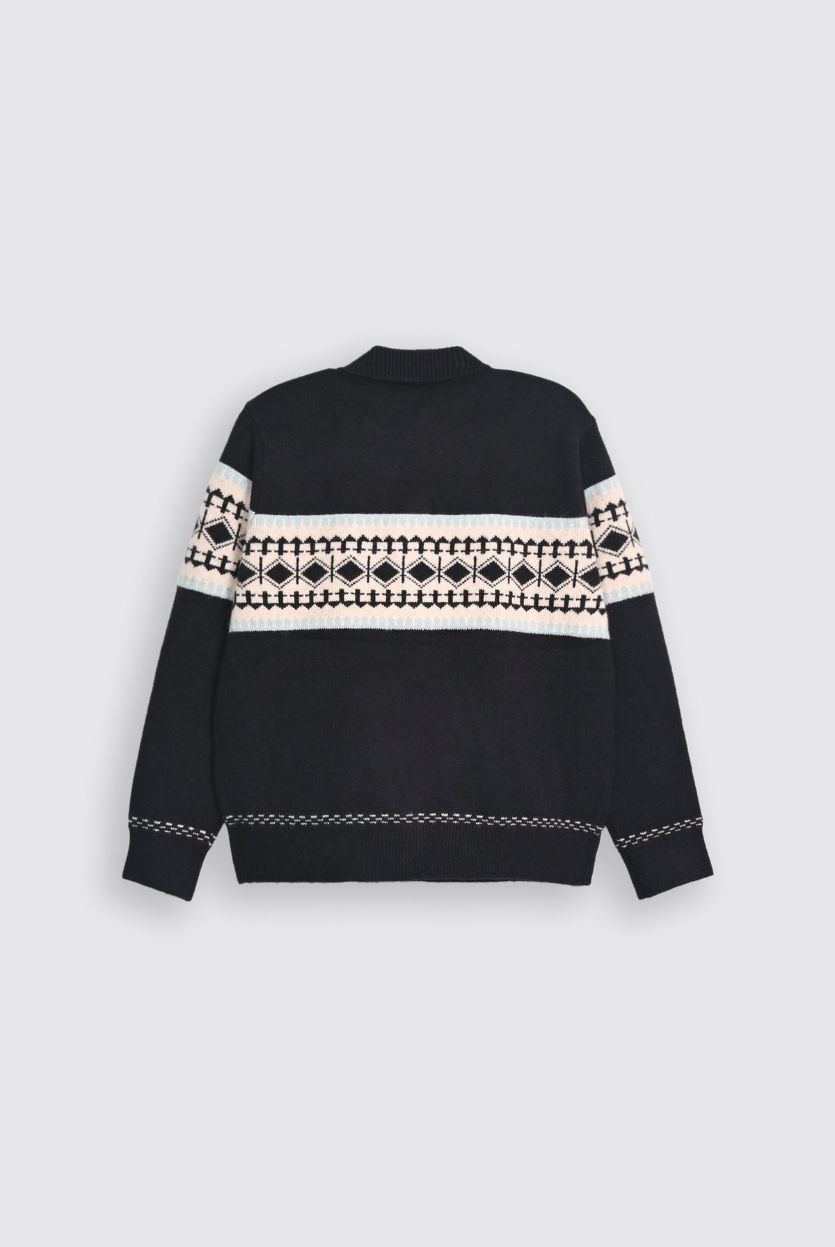 NAVY SWEATER Reality