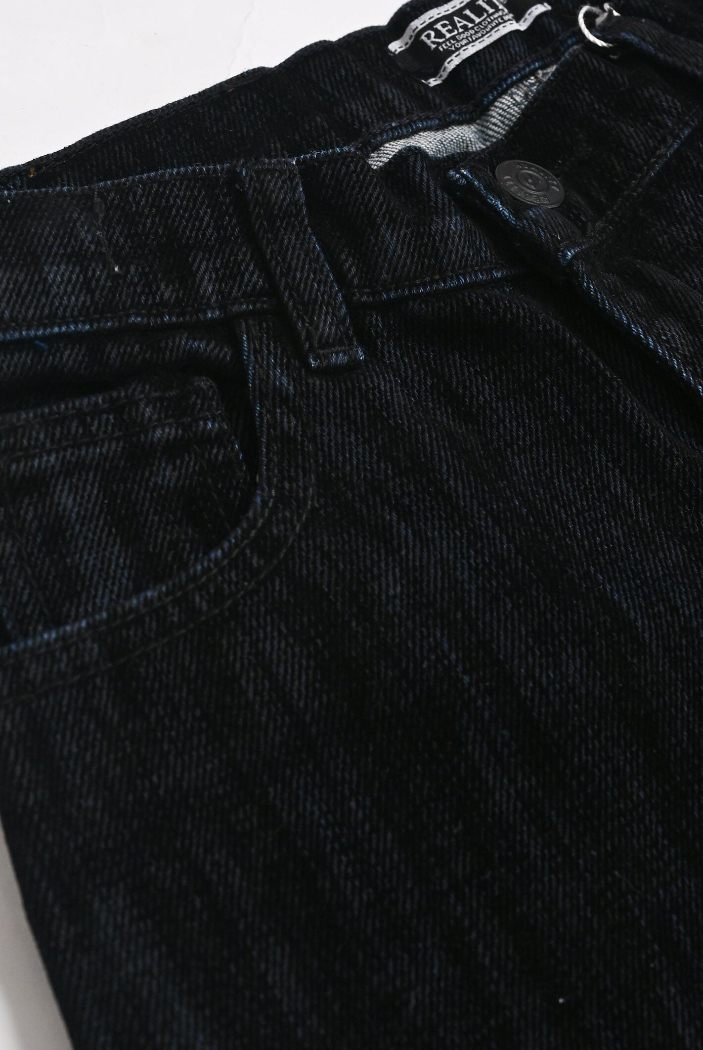 LOOSE FIT BLACK DENIM