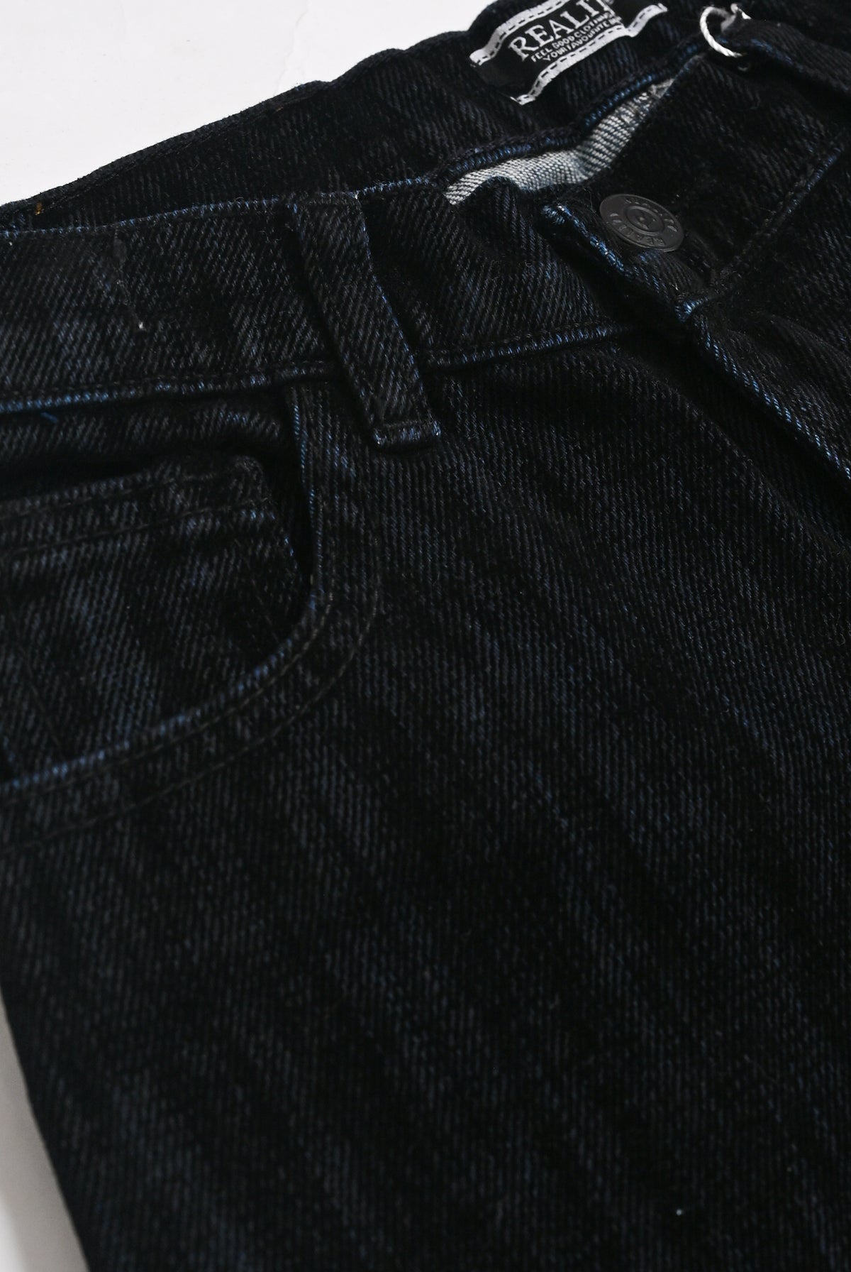 LOOSE FIT BLACK DENIM
