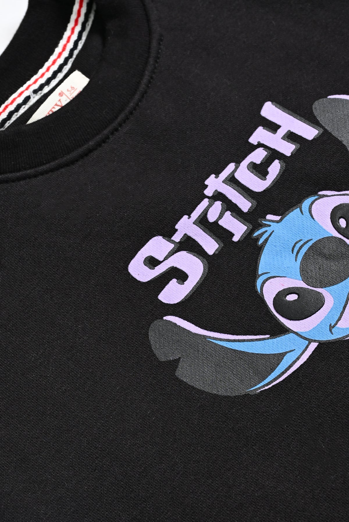 STITCH GRAPHIC BLACK SWEATSHIRT