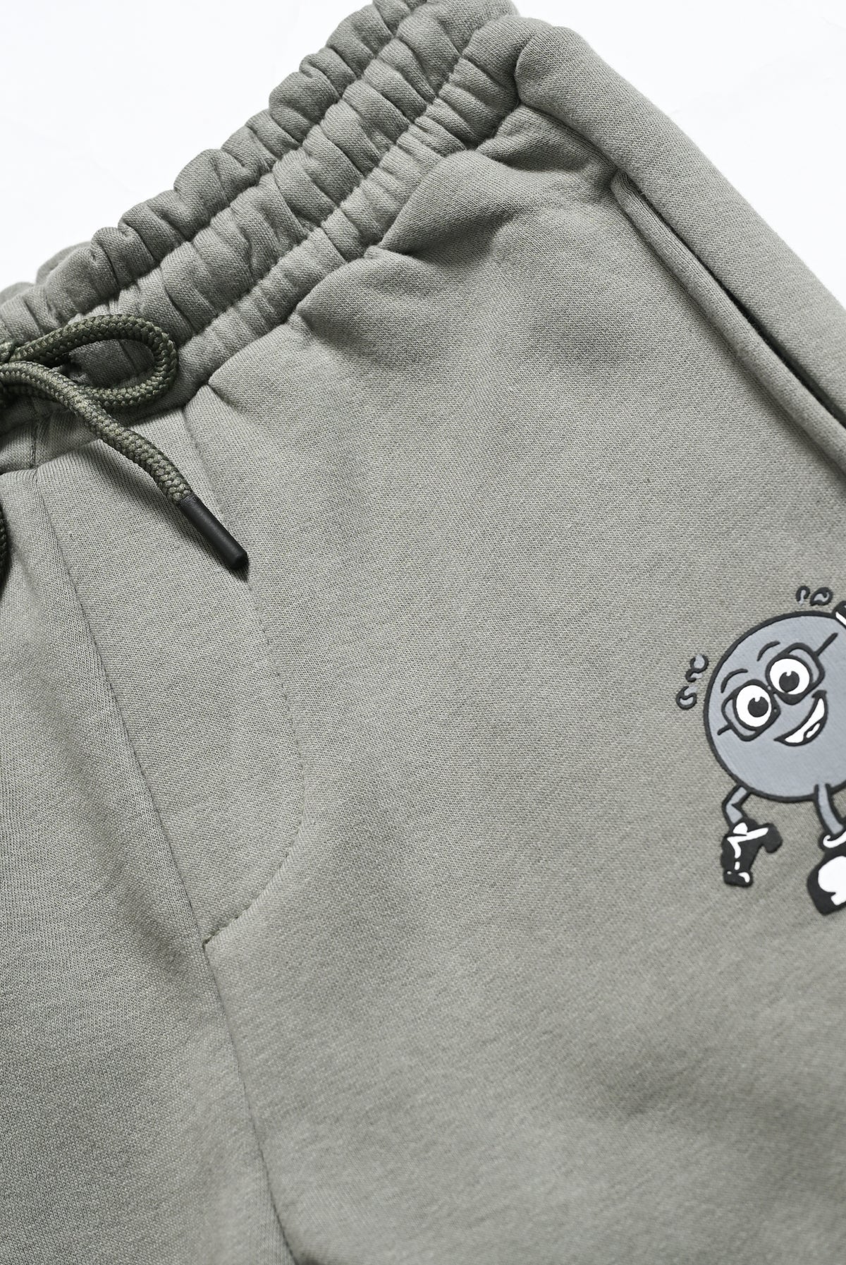 PANDA GRAPHIC GRREN TROUSER Reality