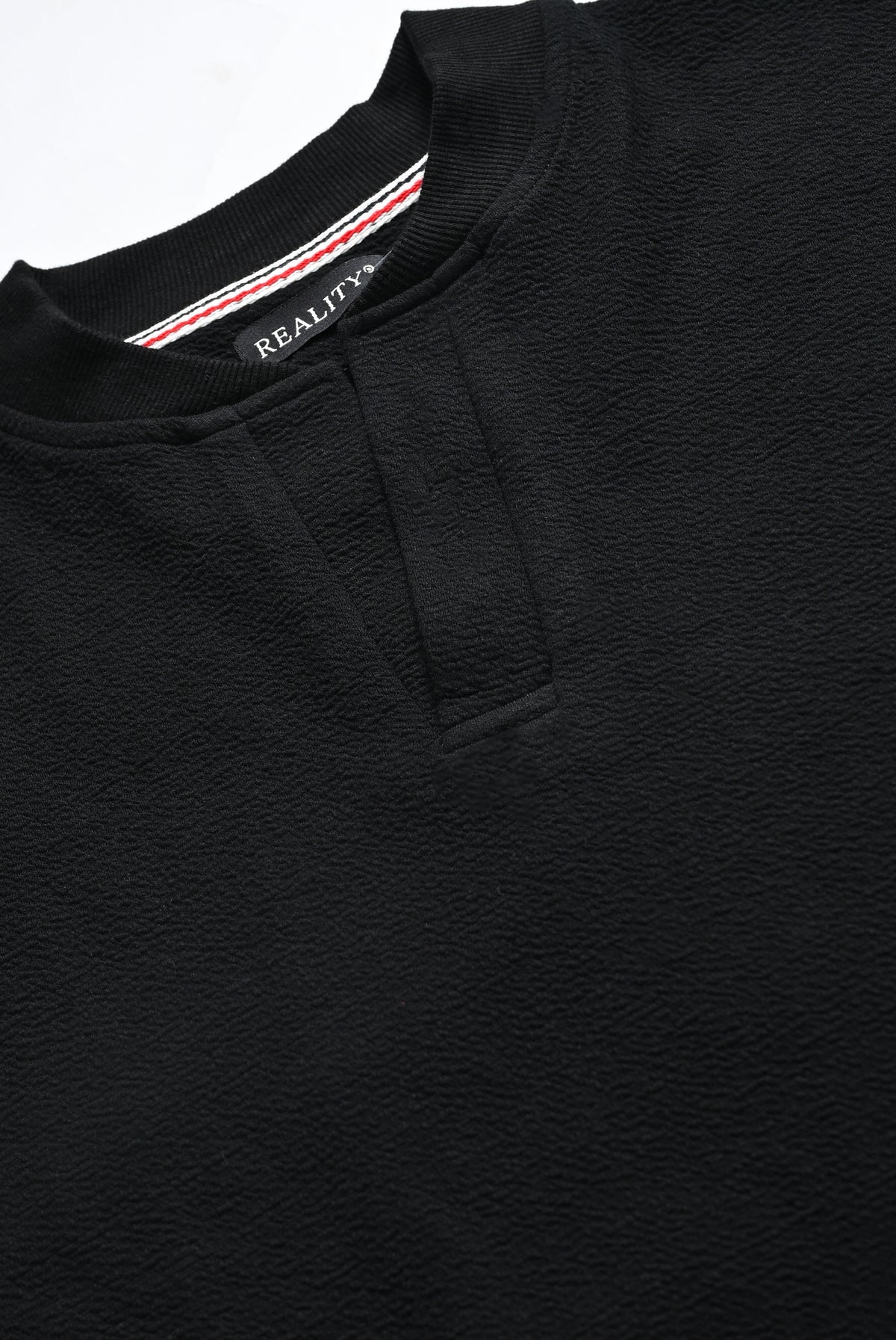 TEXTURED BLACK SWEATSHIRT