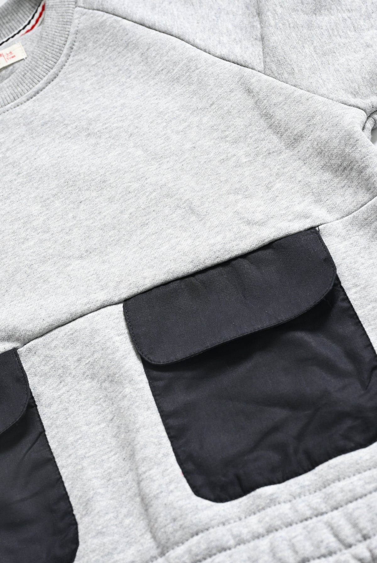 DOUBLE POCKET GRAY SWEATSHIRT