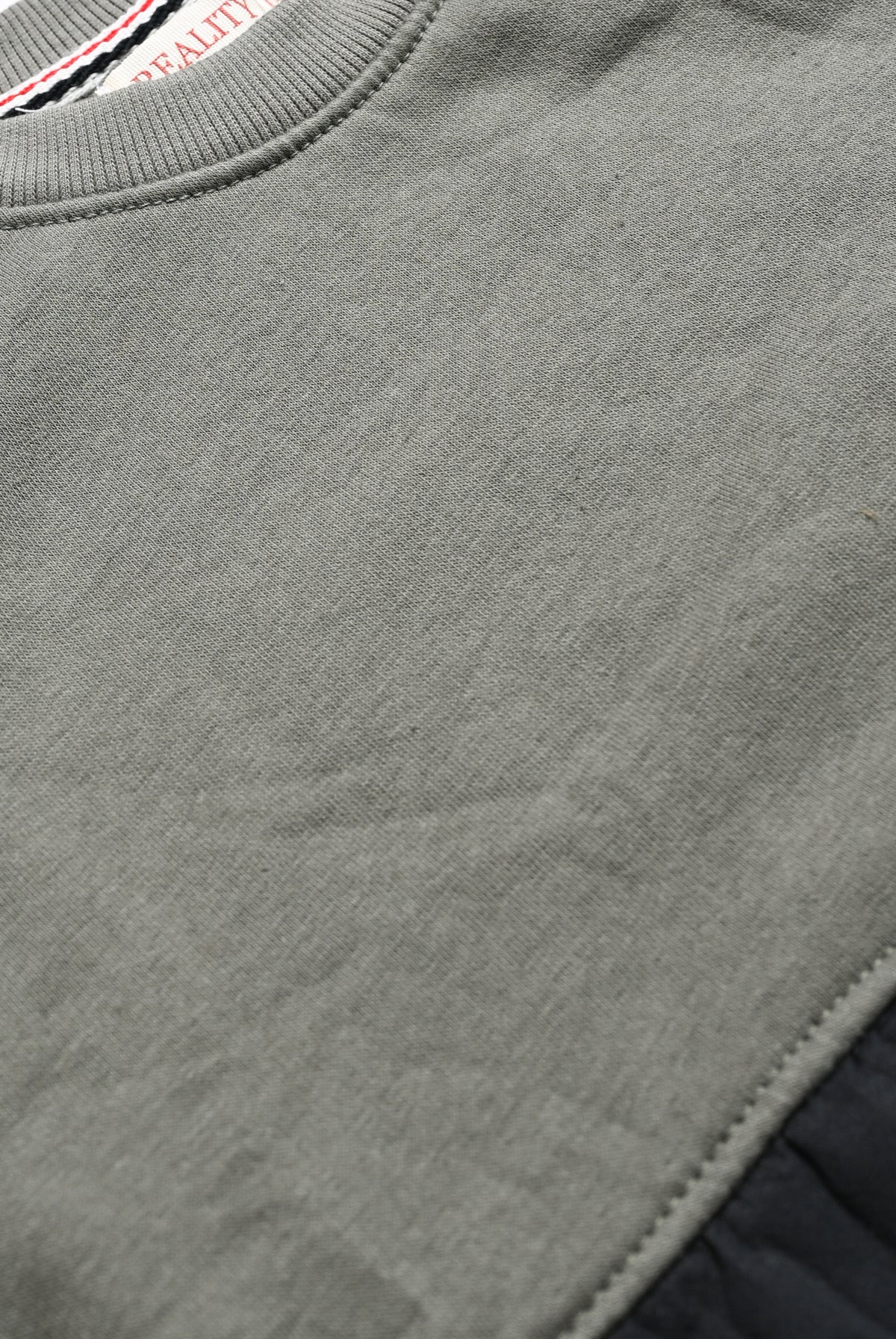 DOUBLE POCKET GREEN SWEATSHIRT