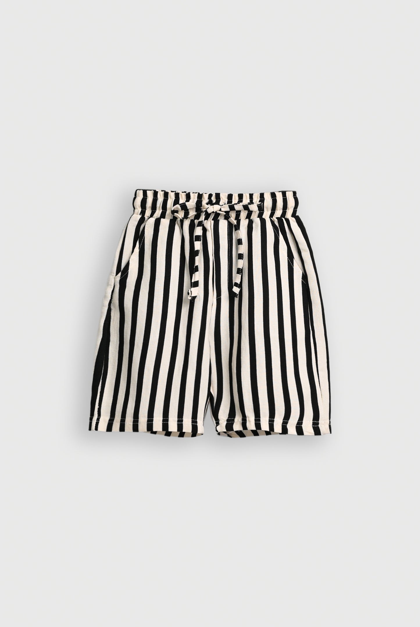 KIDS CREAM SHORTS Reality