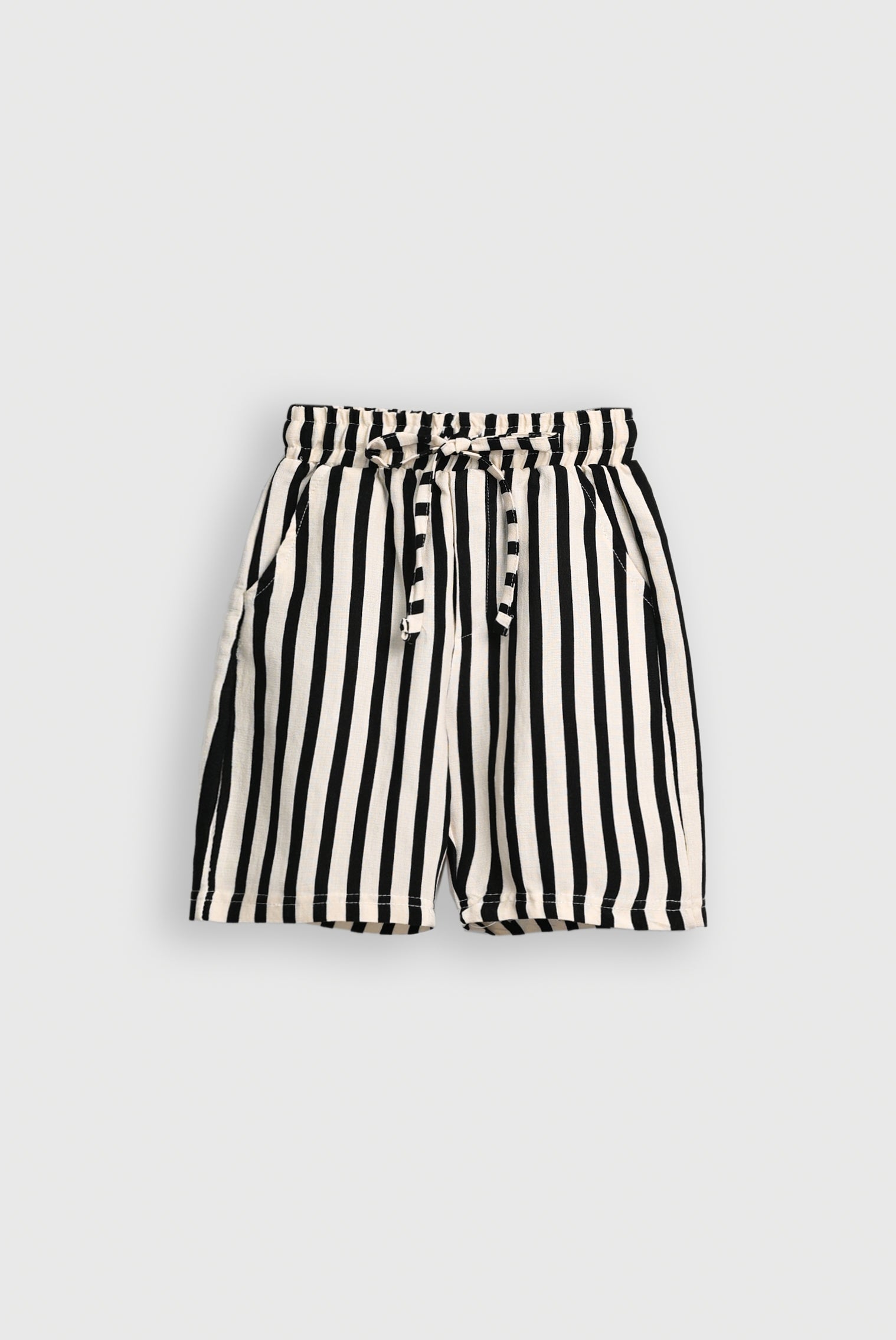KIDS CREAM SHORTS Reality