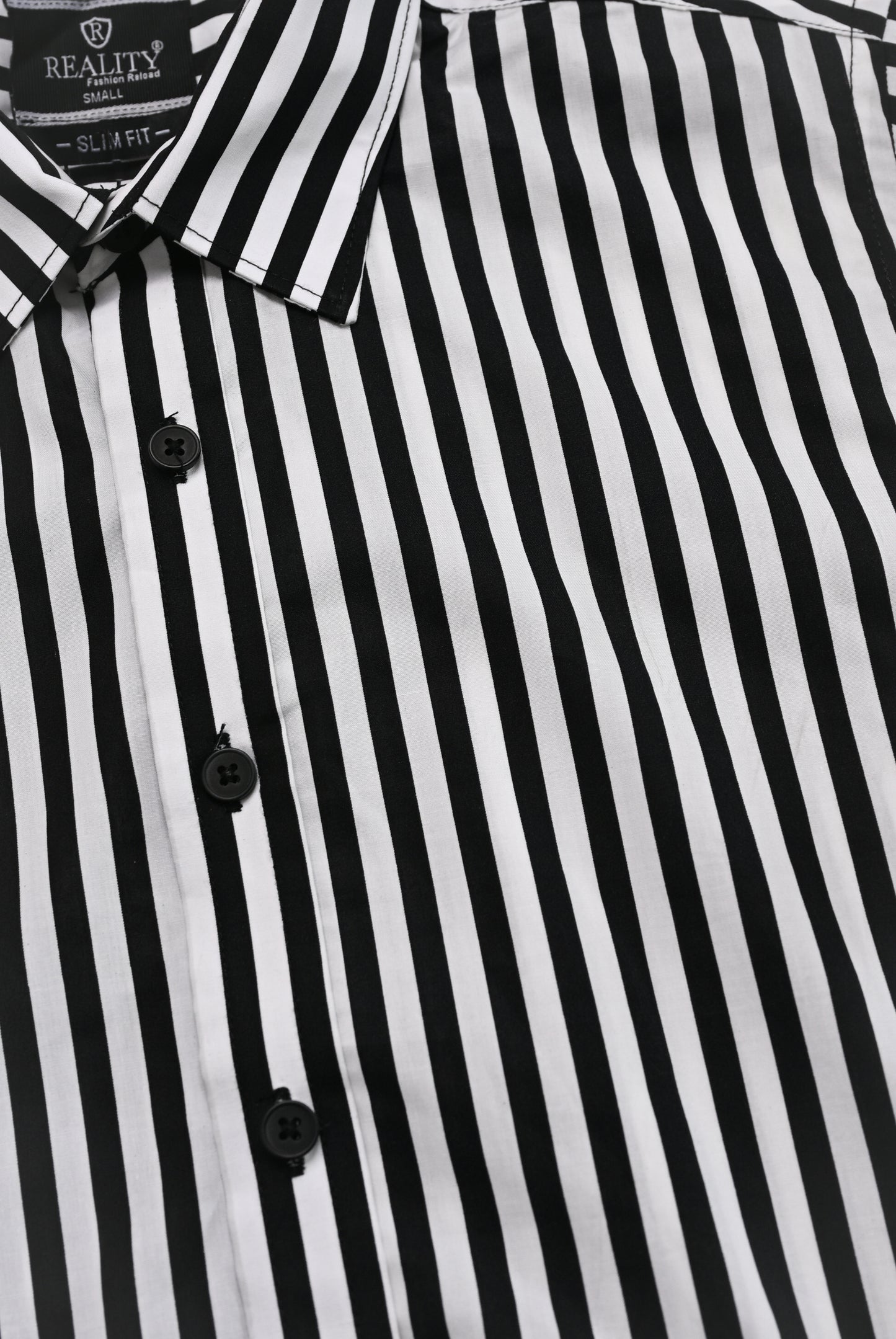 MEN CASUAL LIGHT WHITE LINE SHIRT Reality