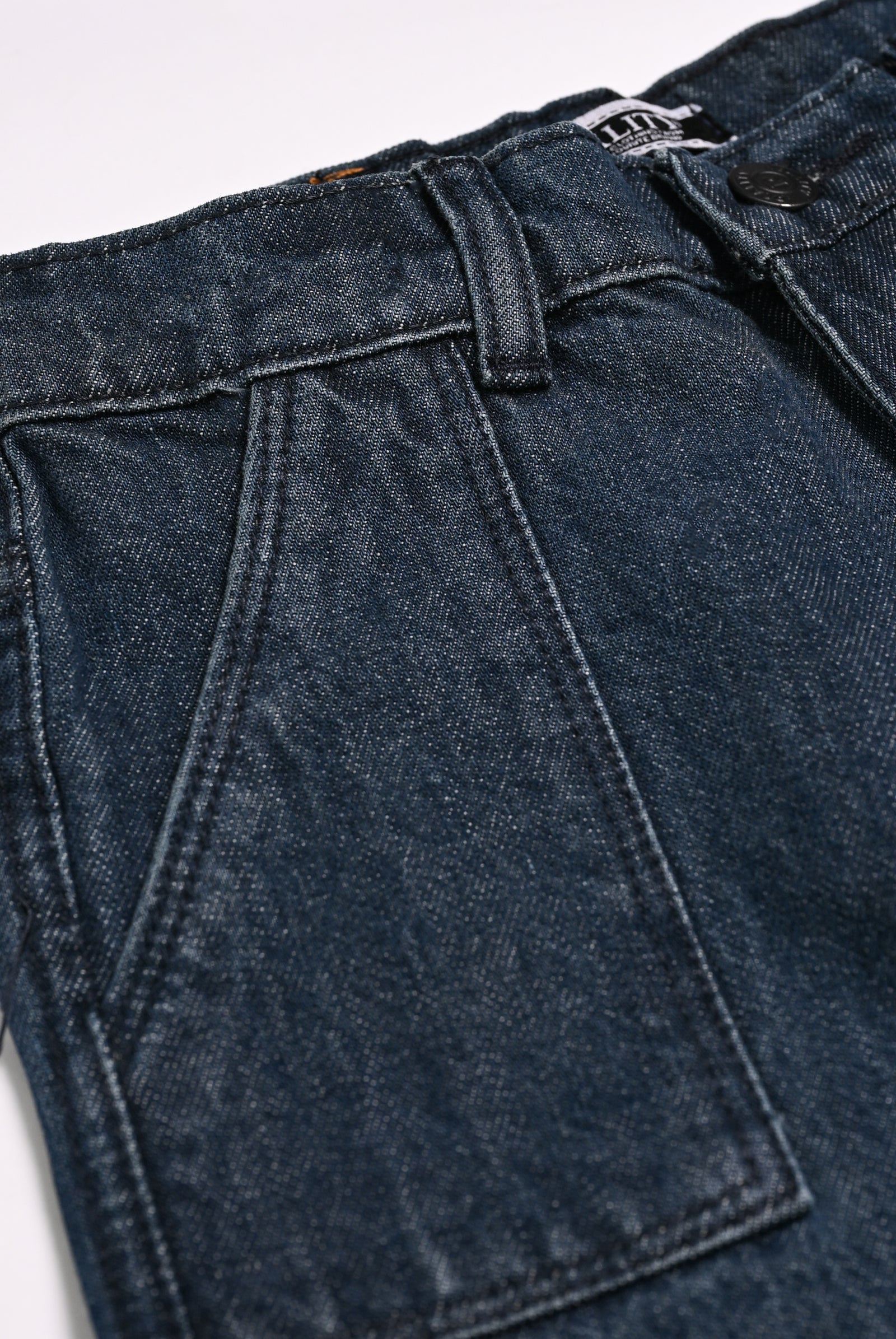 STRAIGHT FIT DARK BLUE DENIM Reality