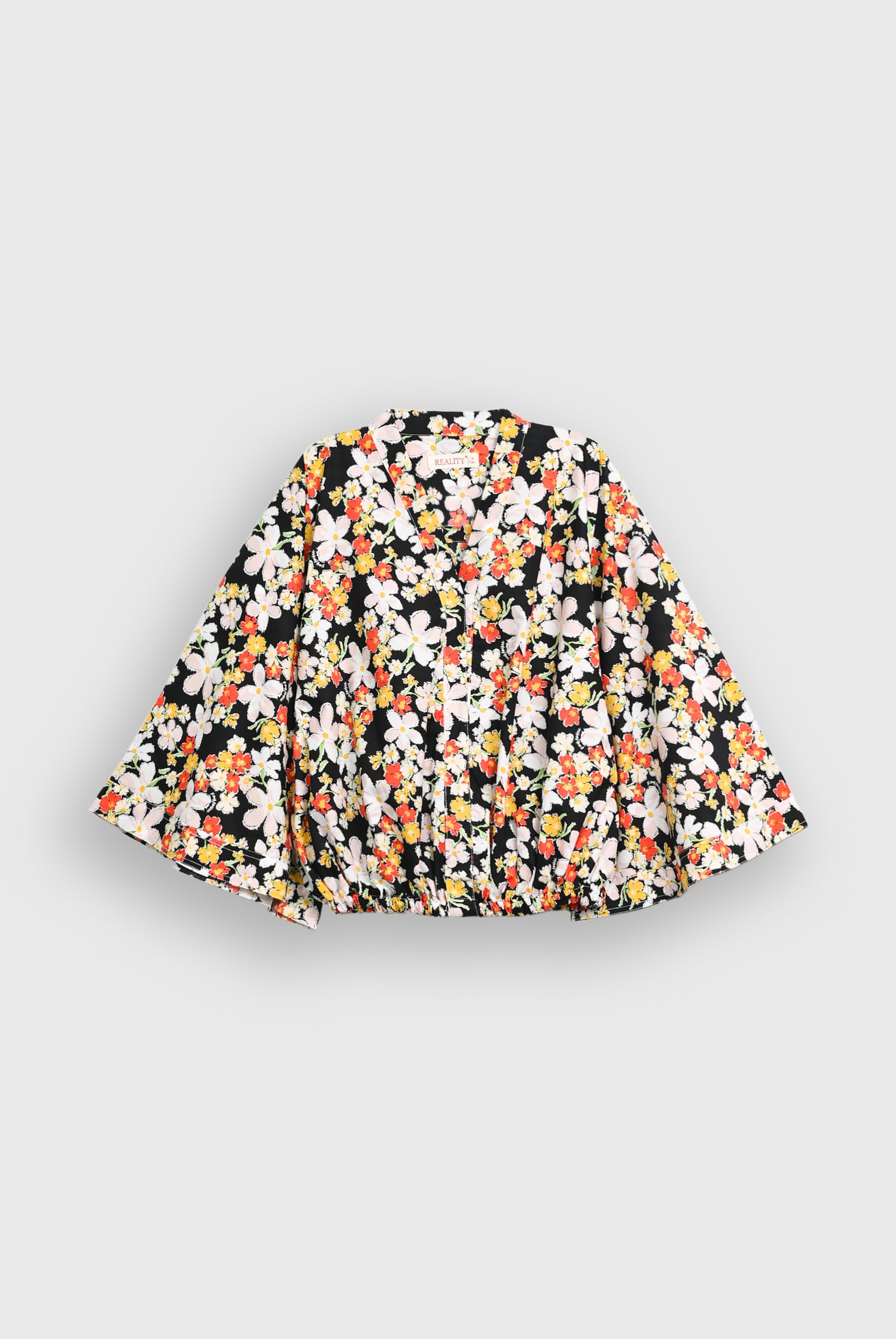 MAPLE MIST BLACK SUIT Reality