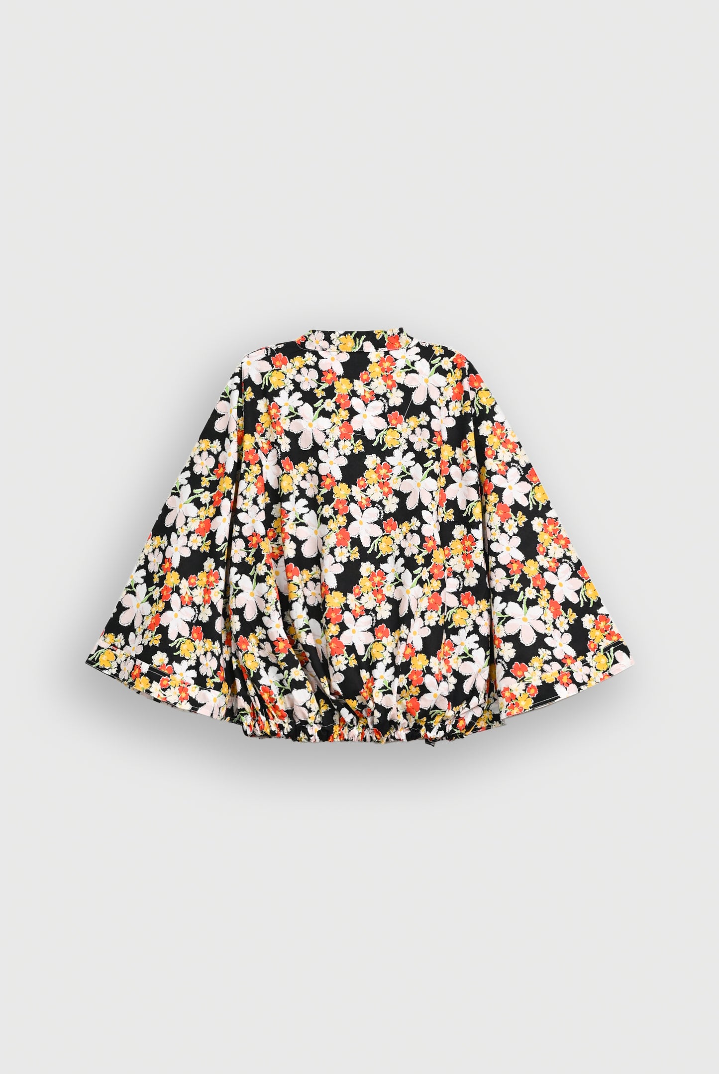 MAPLE MIST BLACK SUIT Reality