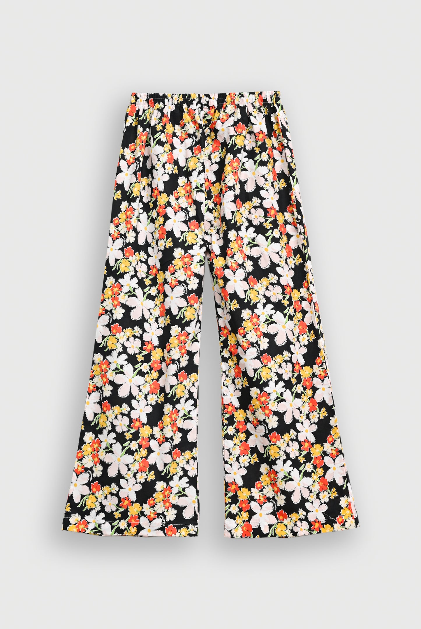 MAPLE MIST BLACK SUIT Reality