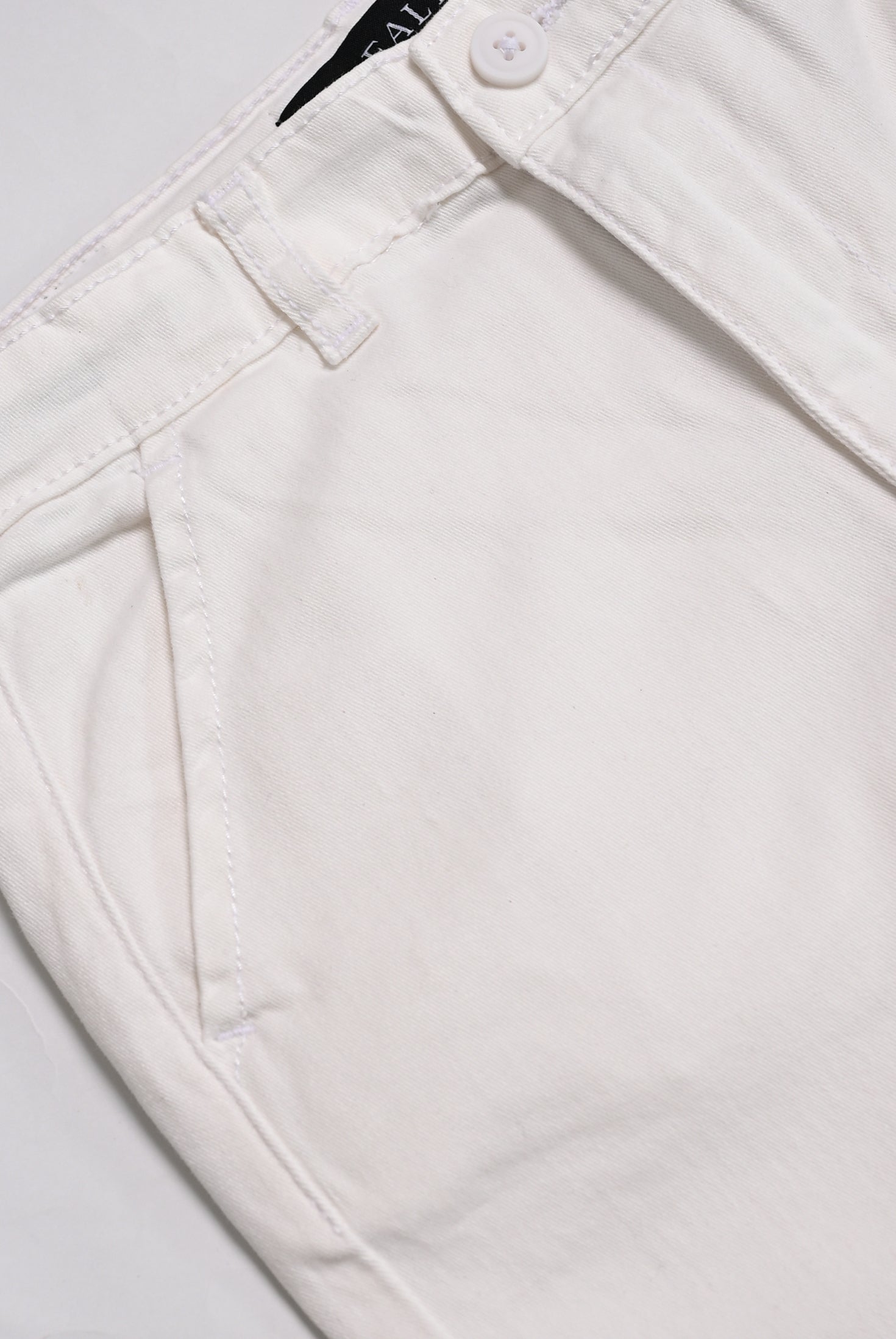 BOYS WHITE REGULAR FIT CHINOS PANT Reality