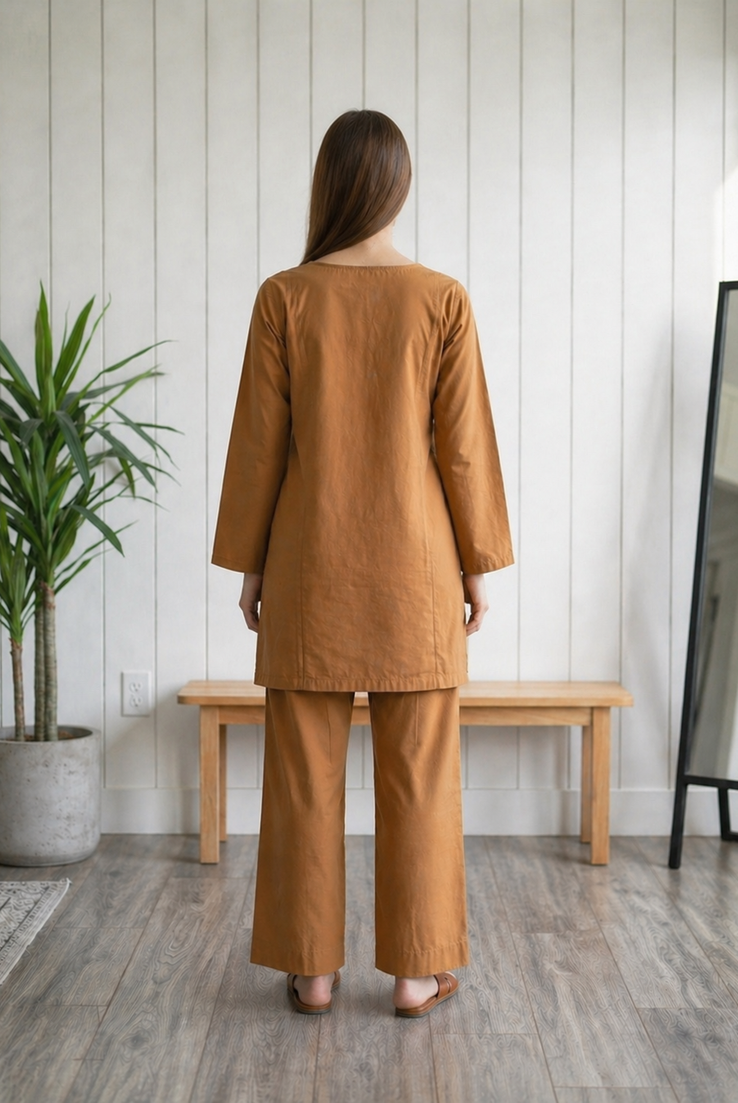 AMBER PLEAT SUIT Reality