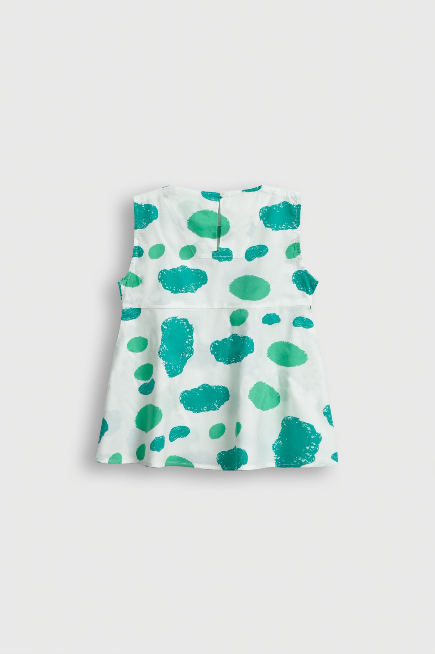 SUNNY WHITE DOODLE Reality