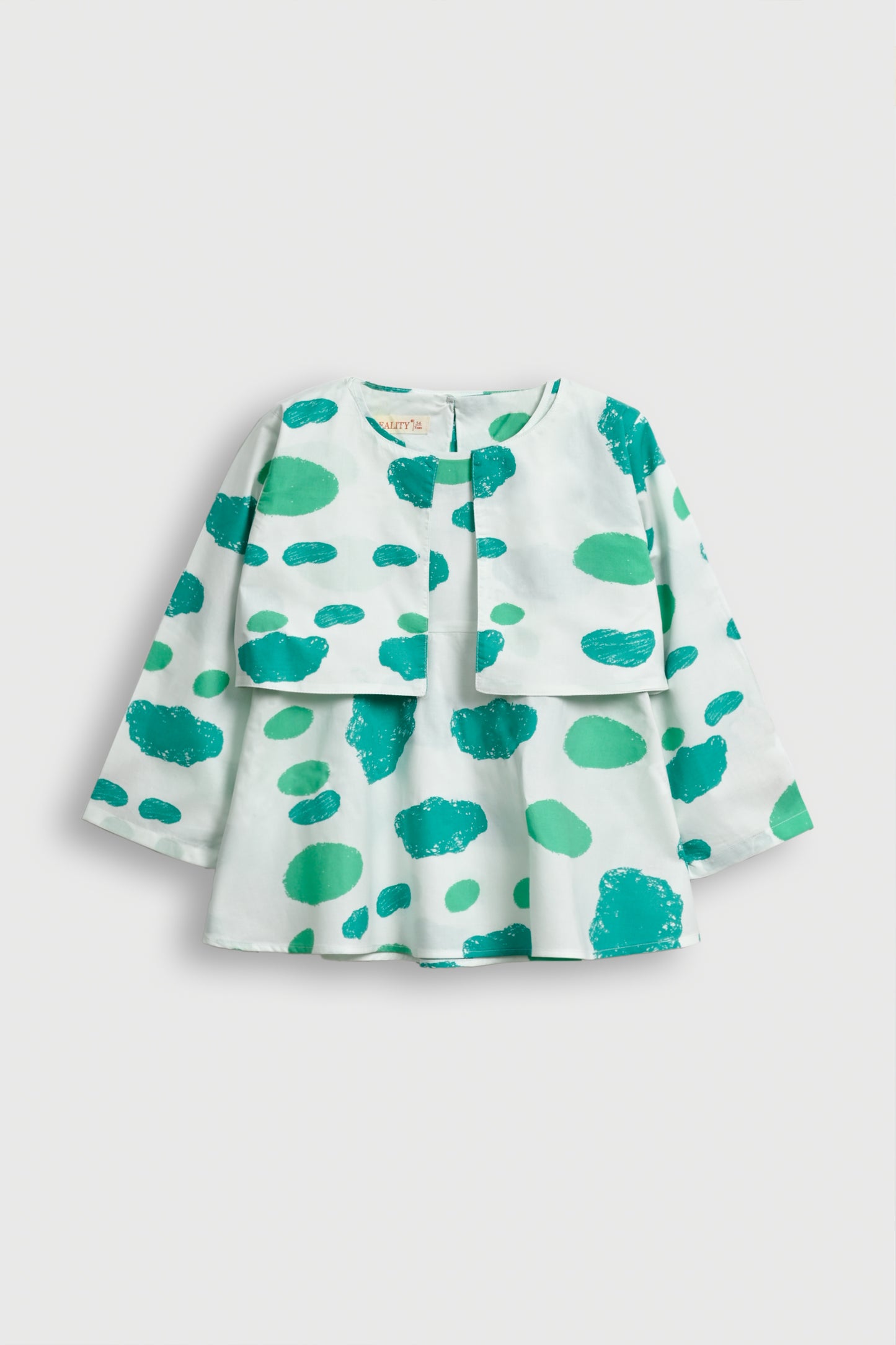 SUNNY WHITE DOODLE Reality