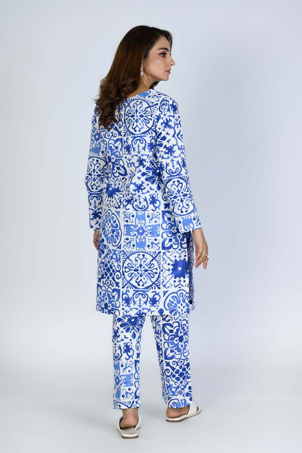 ROYAL WHITE OPULENCE REALITY