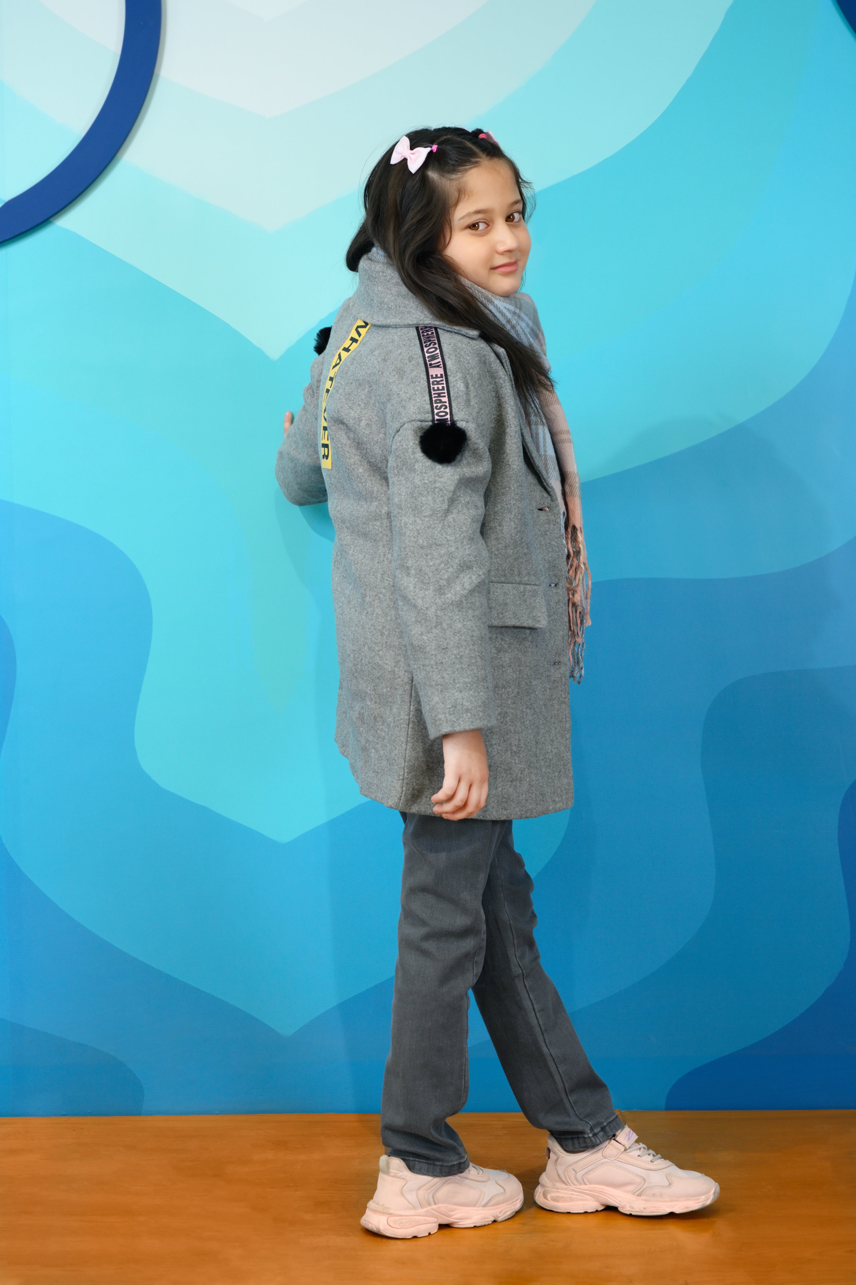 KIDS GRAY COAT Reality