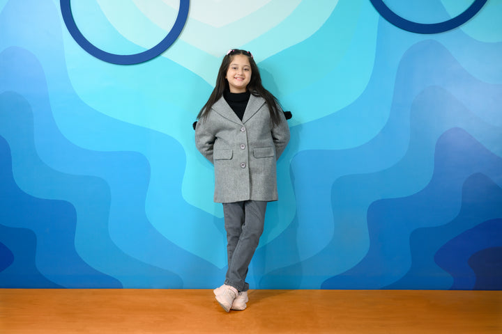 KIDS GRAY COAT Reality