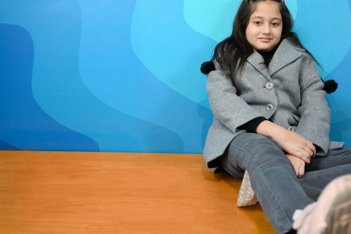 KIDS GRAY COAT Reality