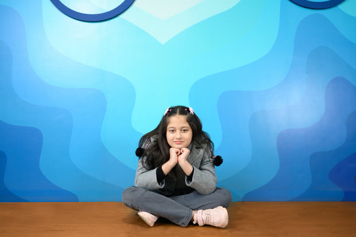 KIDS GRAY COAT Reality