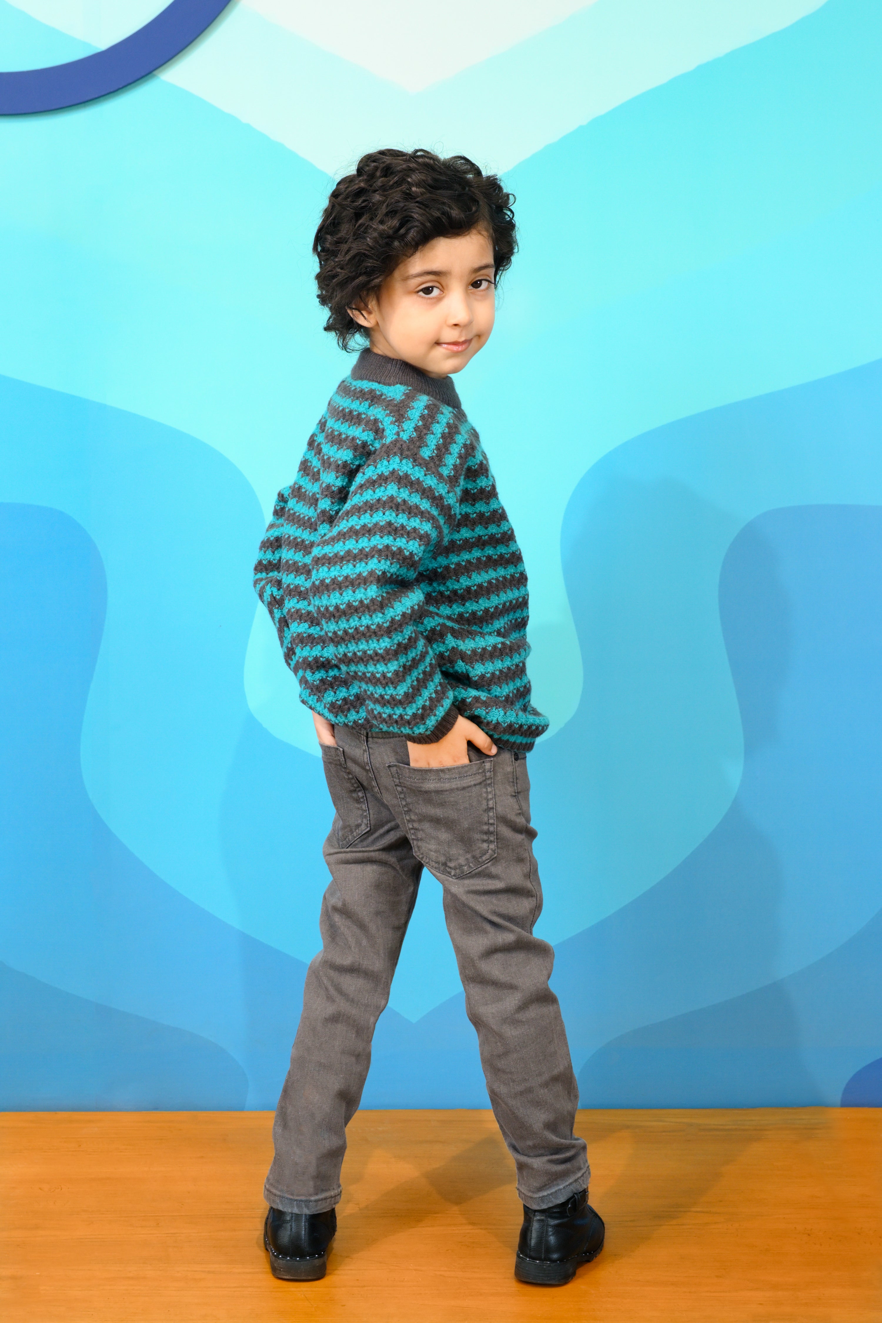 BOYS COFFEE SWEATER Reality