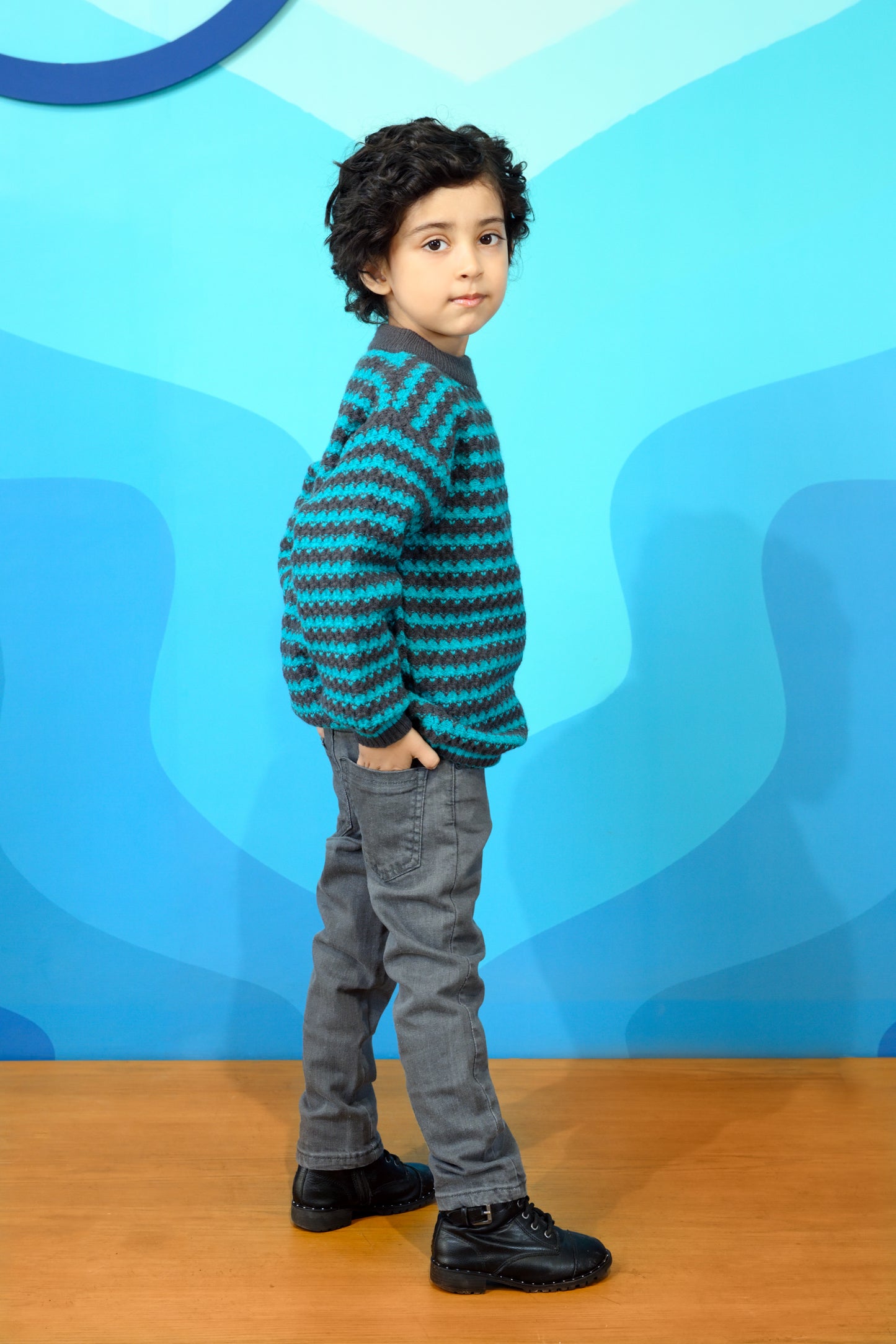 BOYS COFFEE SWEATER Reality