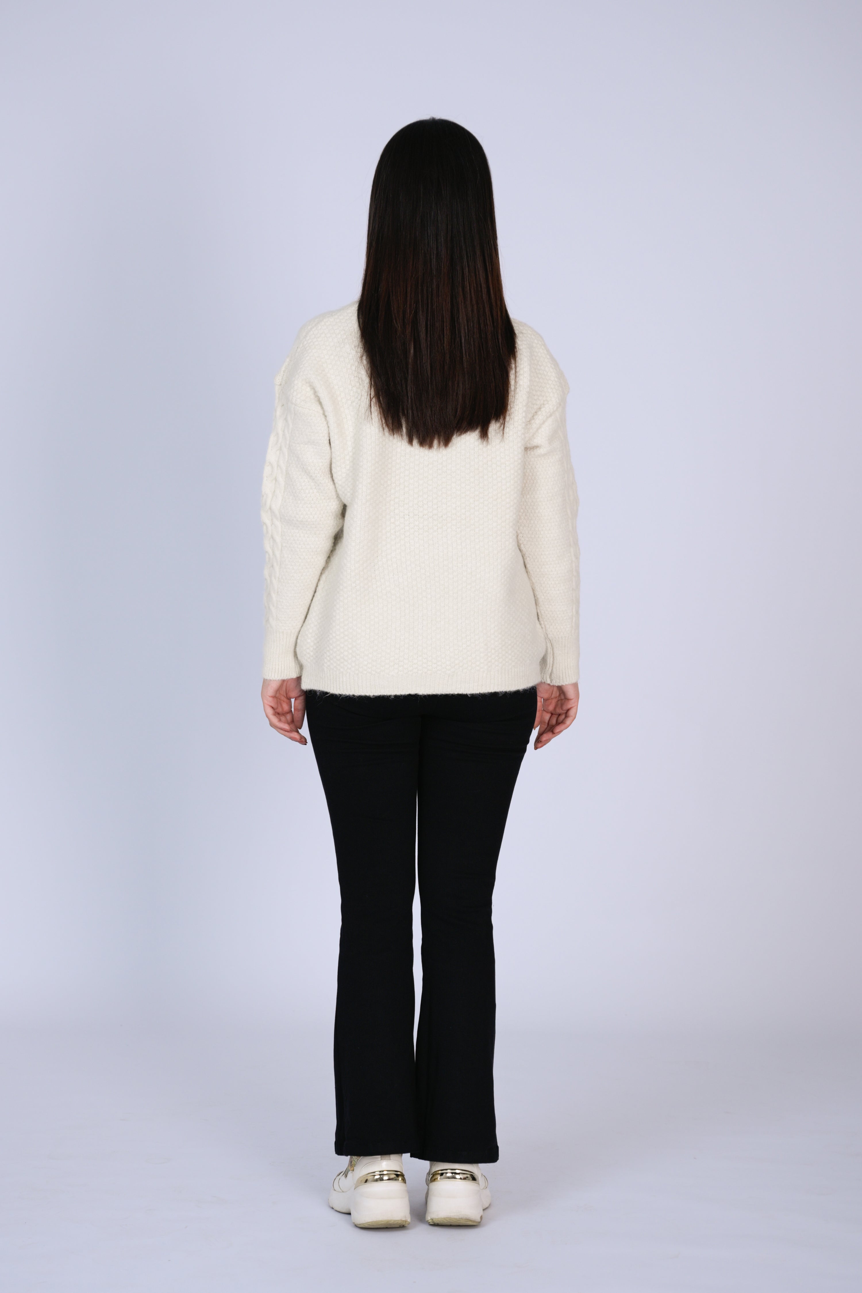 Elegant Off-White Cable-Knit Cardigan Reality
