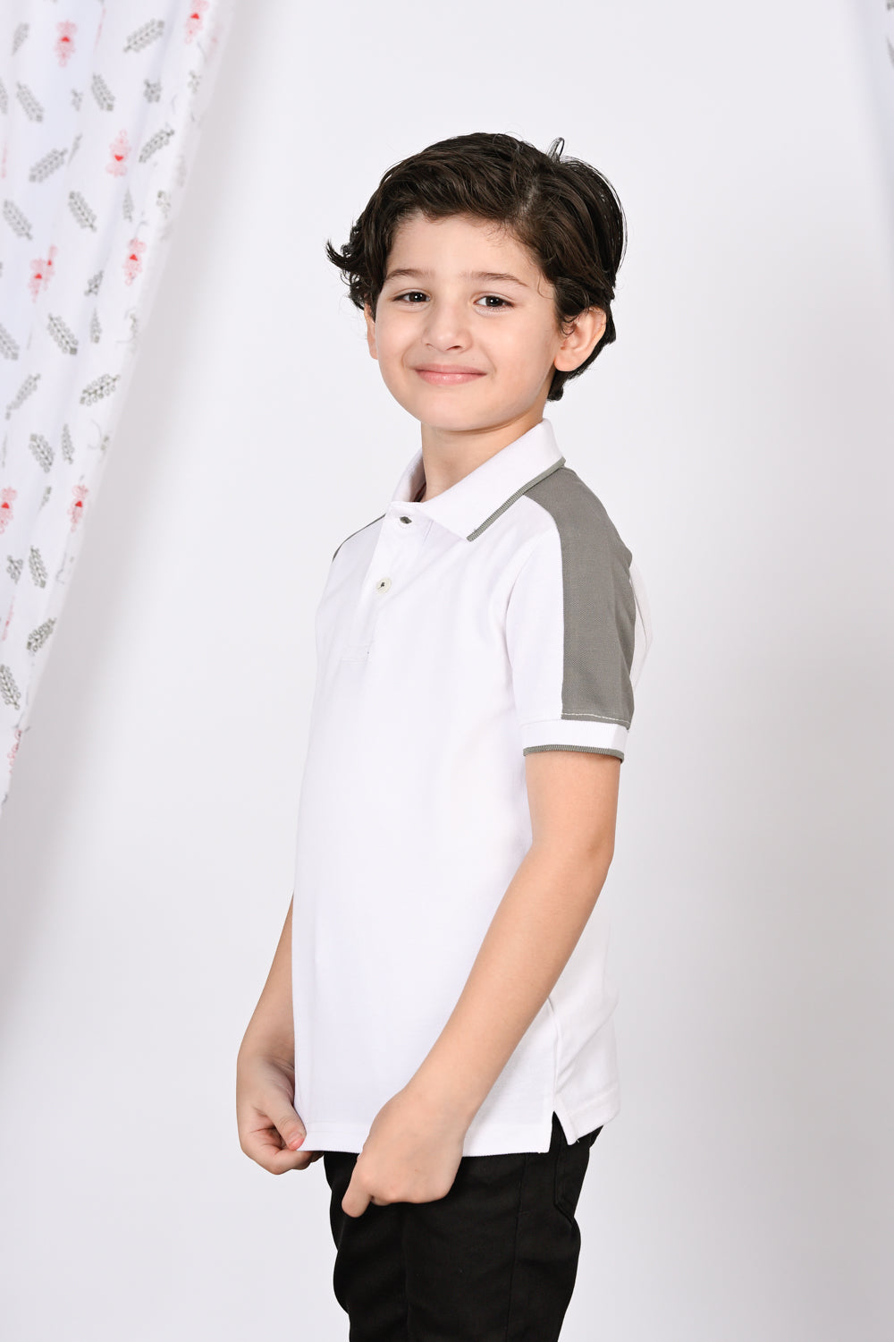 BOYS WHITE POLO Reality