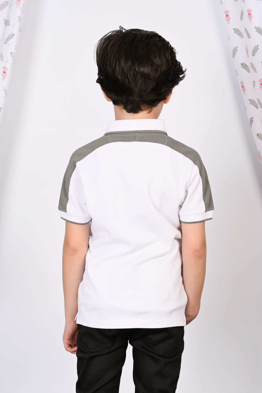 BOYS WHITE POLO Reality