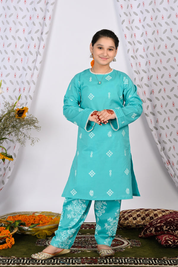 CELESTE CHARM SEE GREEN SUIT Reality