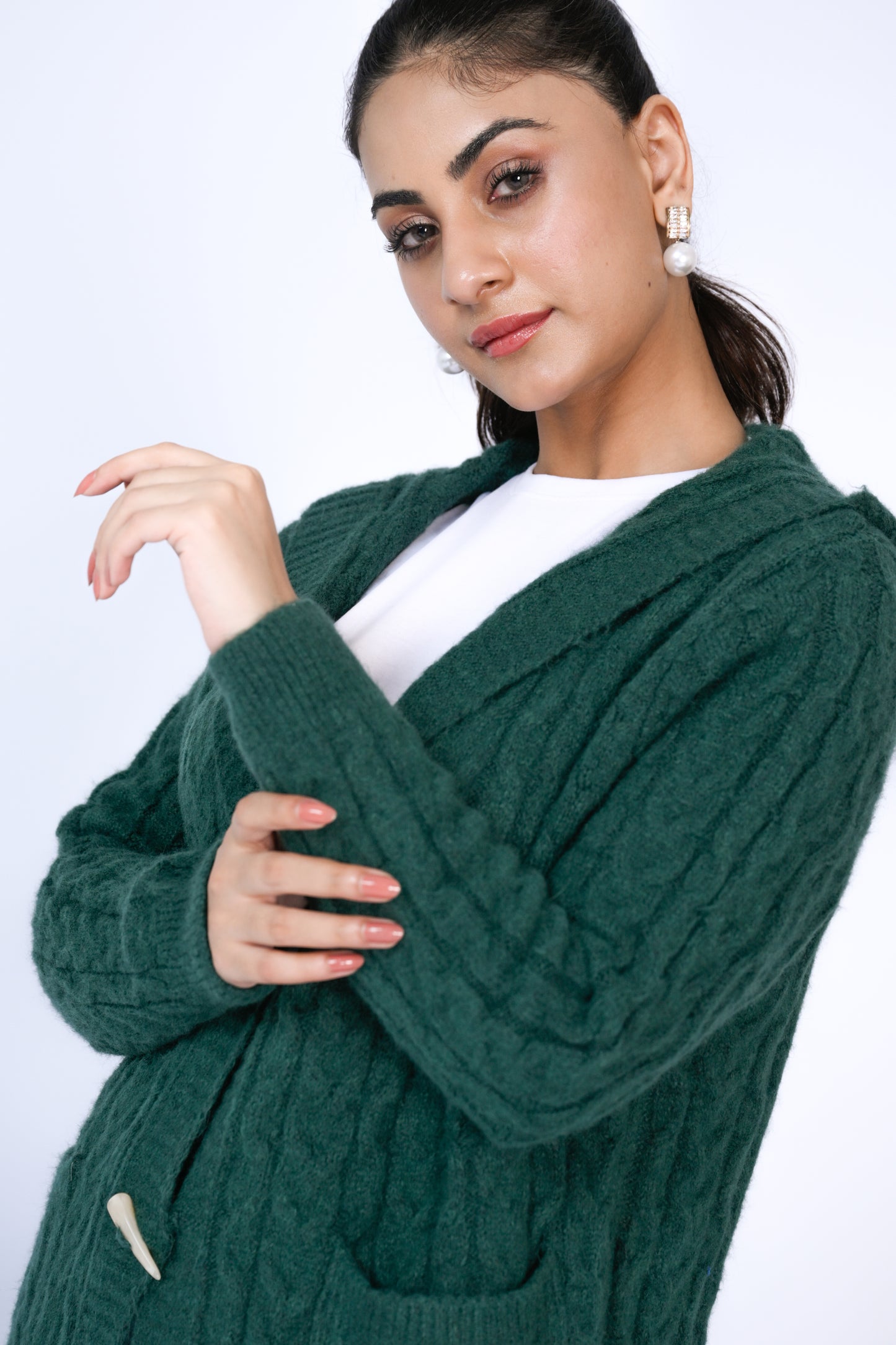 Effortless Style in a Hooded Knit Reality